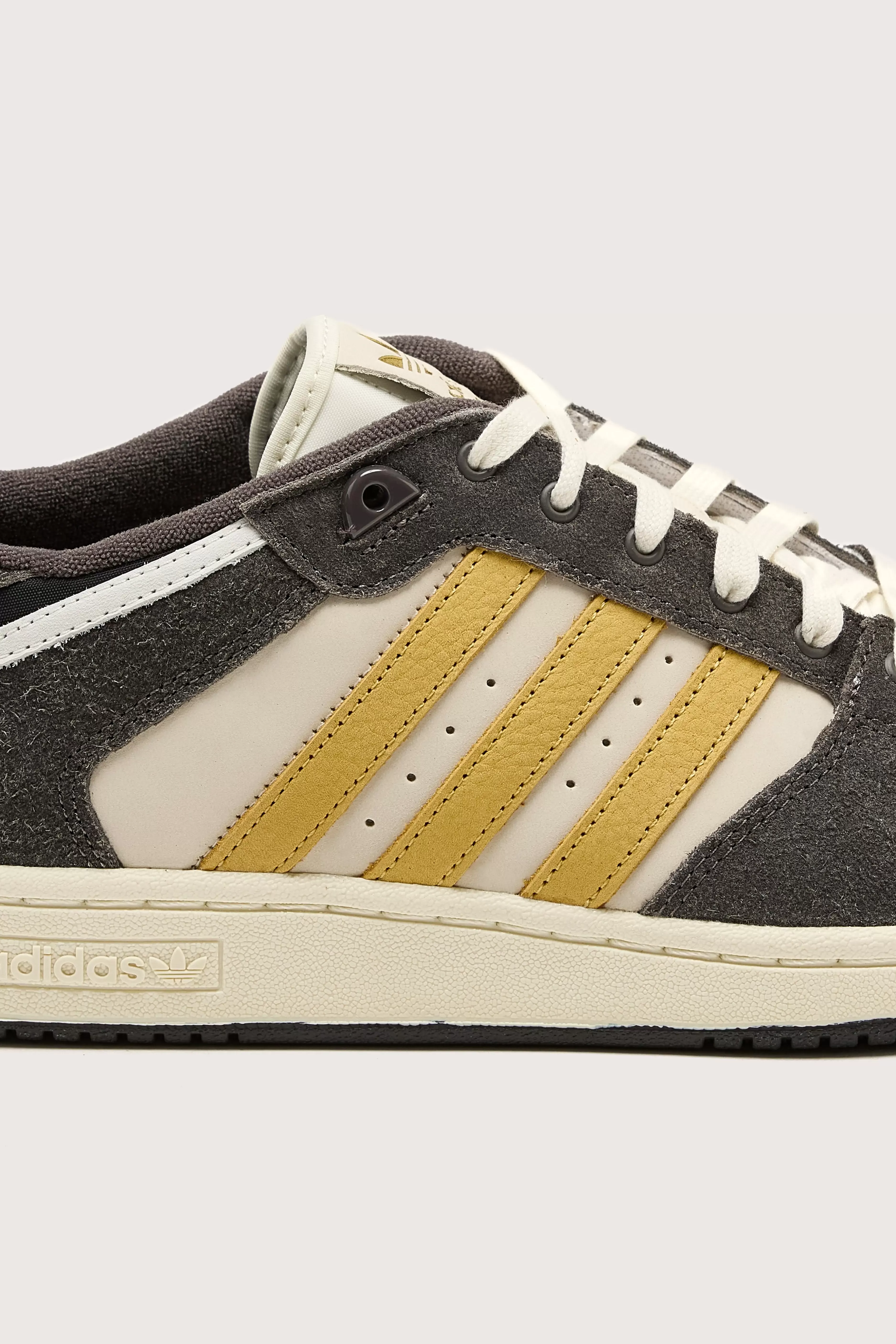Adidas Centennial RM : Promotion Éclair Exclusive pour Hommes - Dernières Paires Disponibles !
