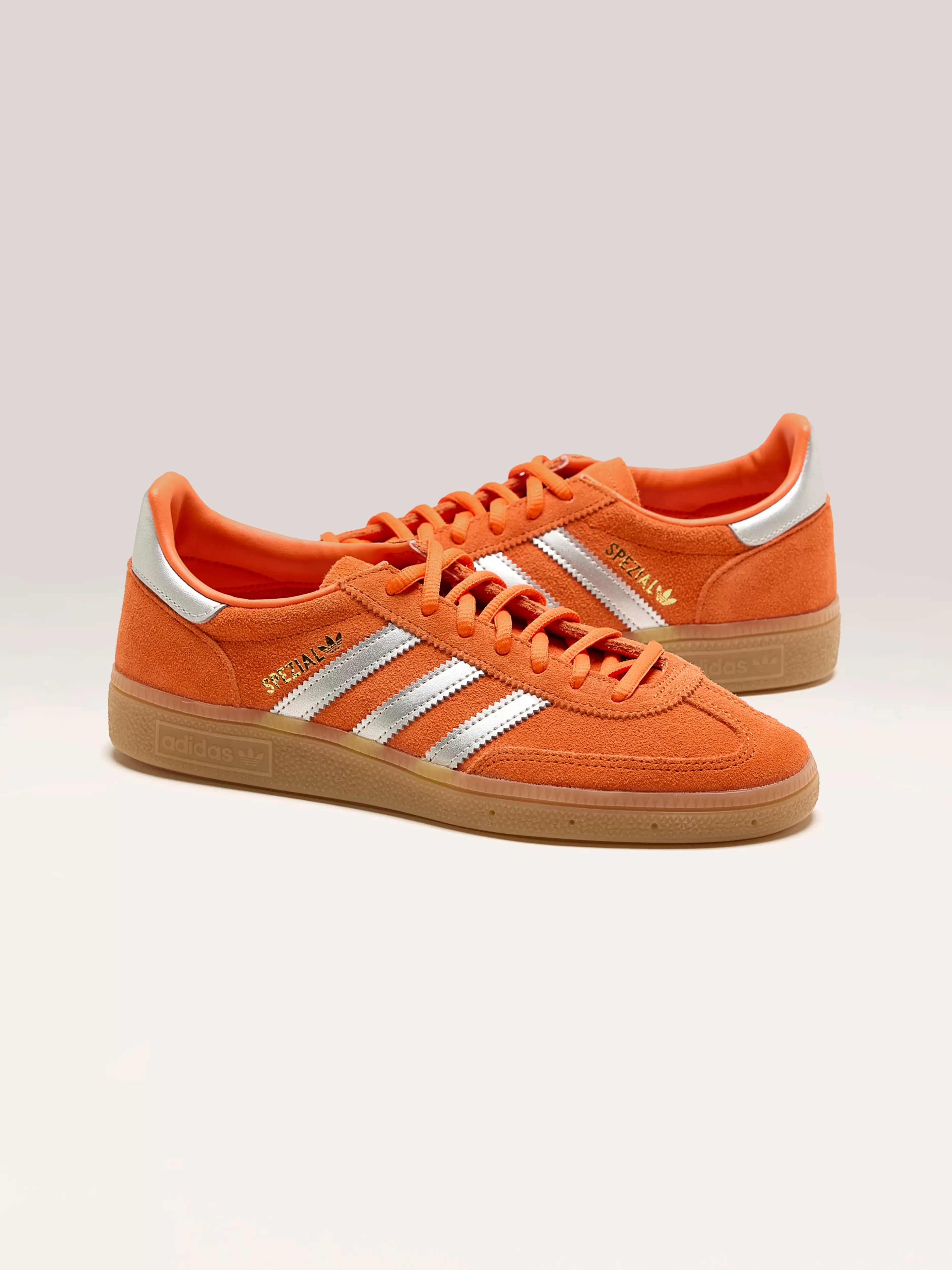 Adidas Handball Spéciale Femme : Promo Éclair sur les Modèles Printemps 2024 - Stockes Limités !