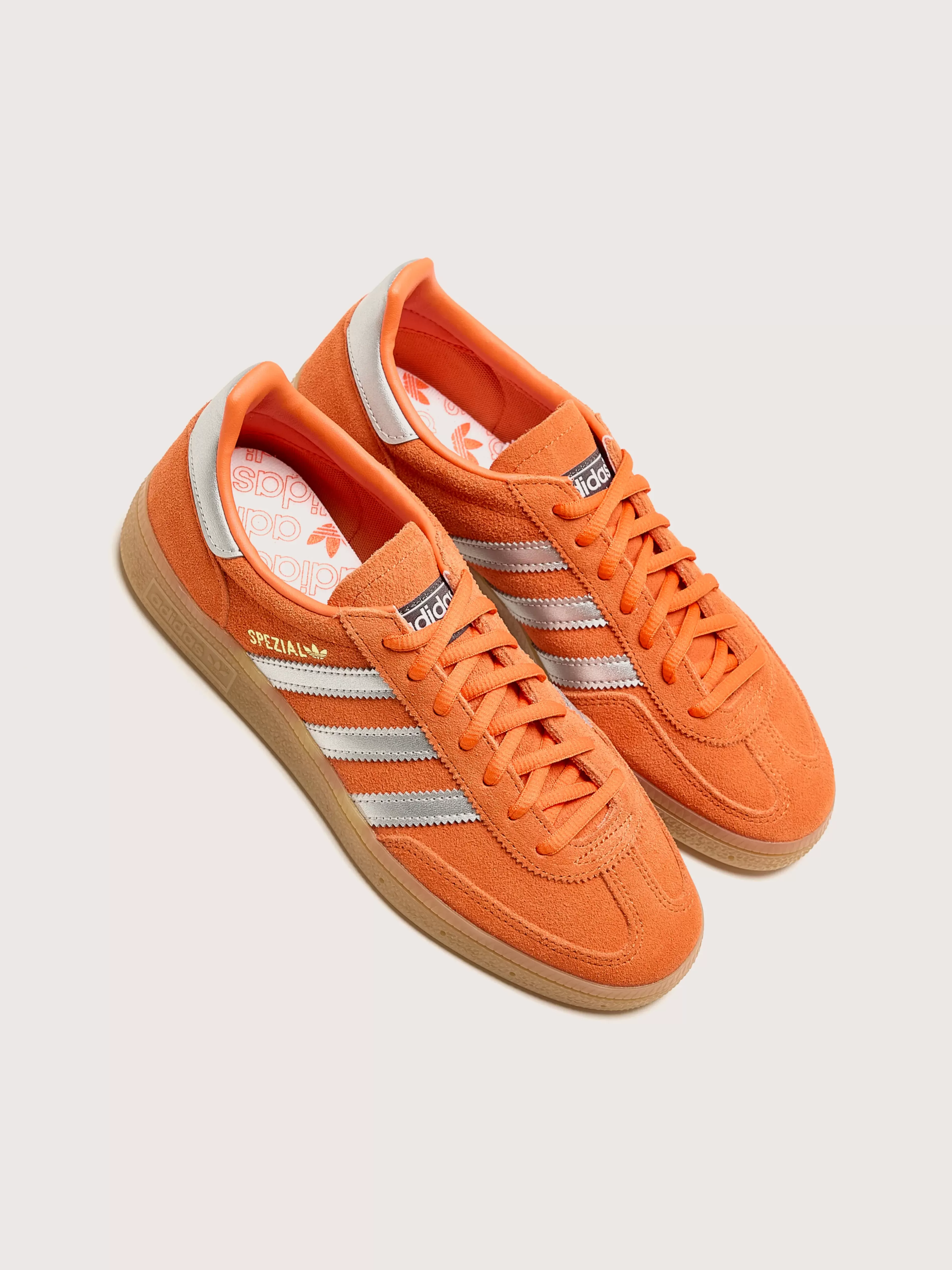 Adidas Handball Spéciale Femme : Promo Éclair sur les Modèles Printemps 2024 - Stockes Limités !