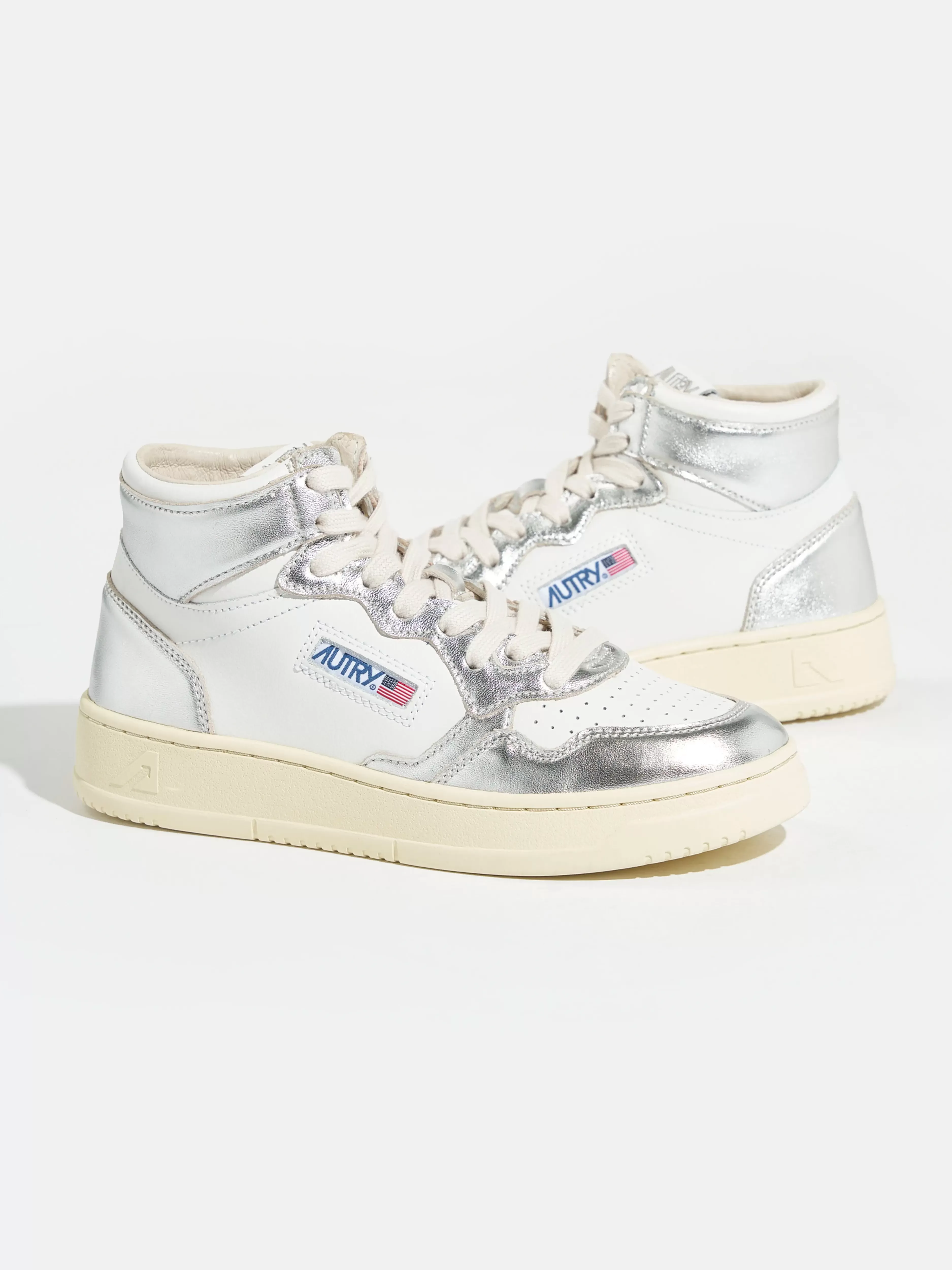 Découvrez les Baskets Medalist mi-montantes bicolore pour femme - Confort & Style Autry à prix doux