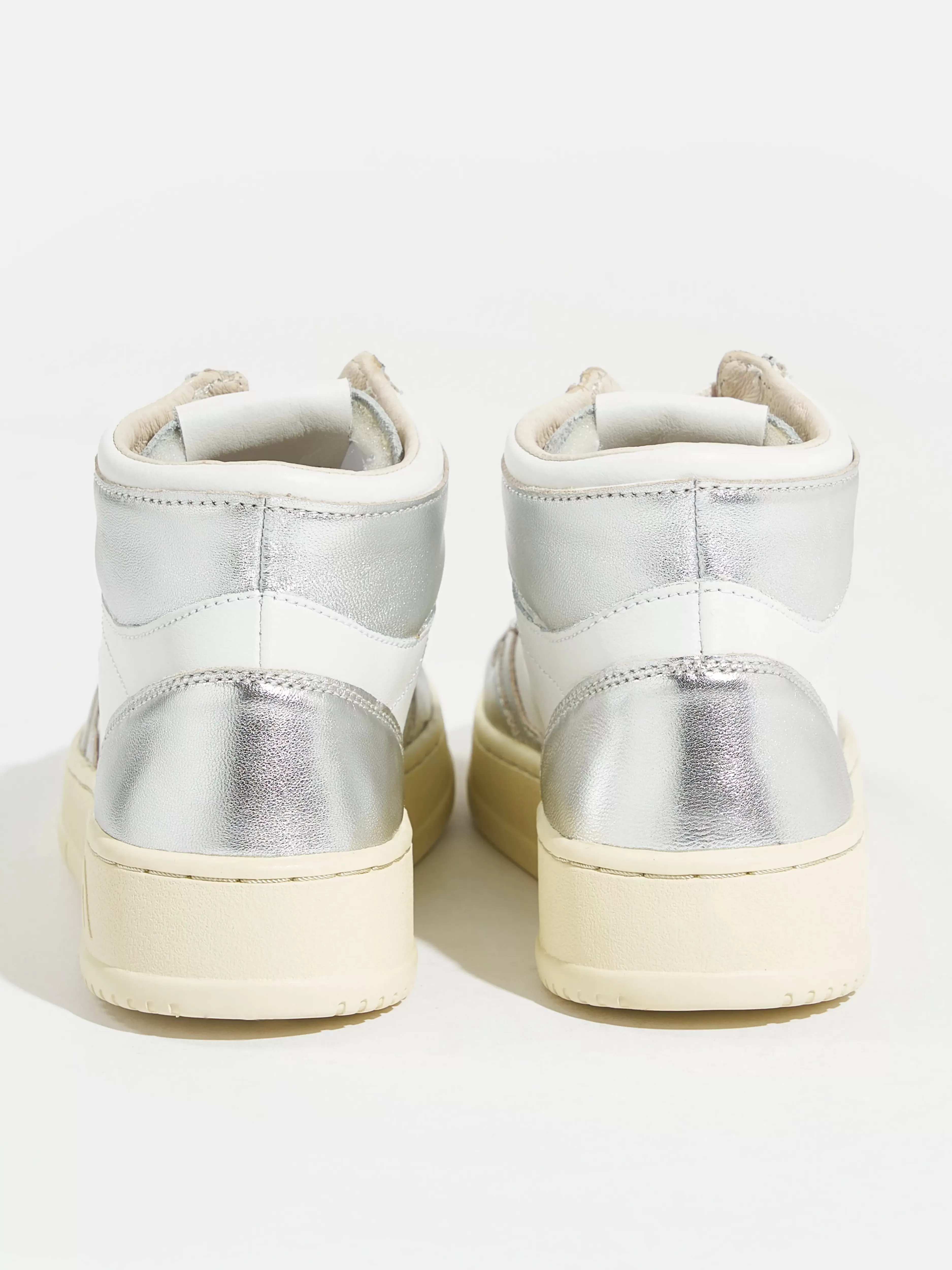 Découvrez les Baskets Medalist mi-montantes bicolore pour femme - Confort & Style Autry à prix doux
