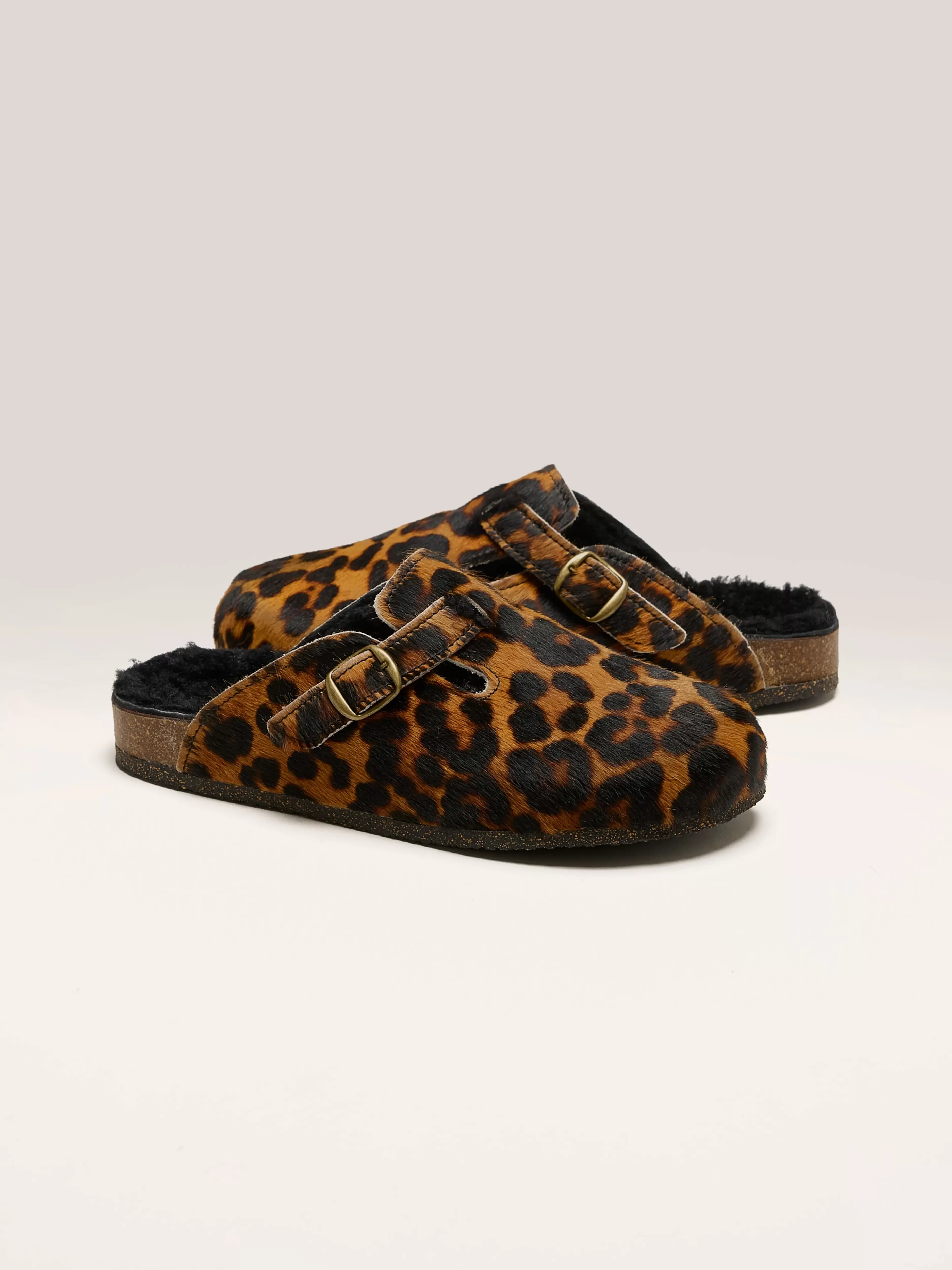 Chaussures en Bois Léopard Noir Édition Limitée - Sabots Traditionnels Bosabo Confortables