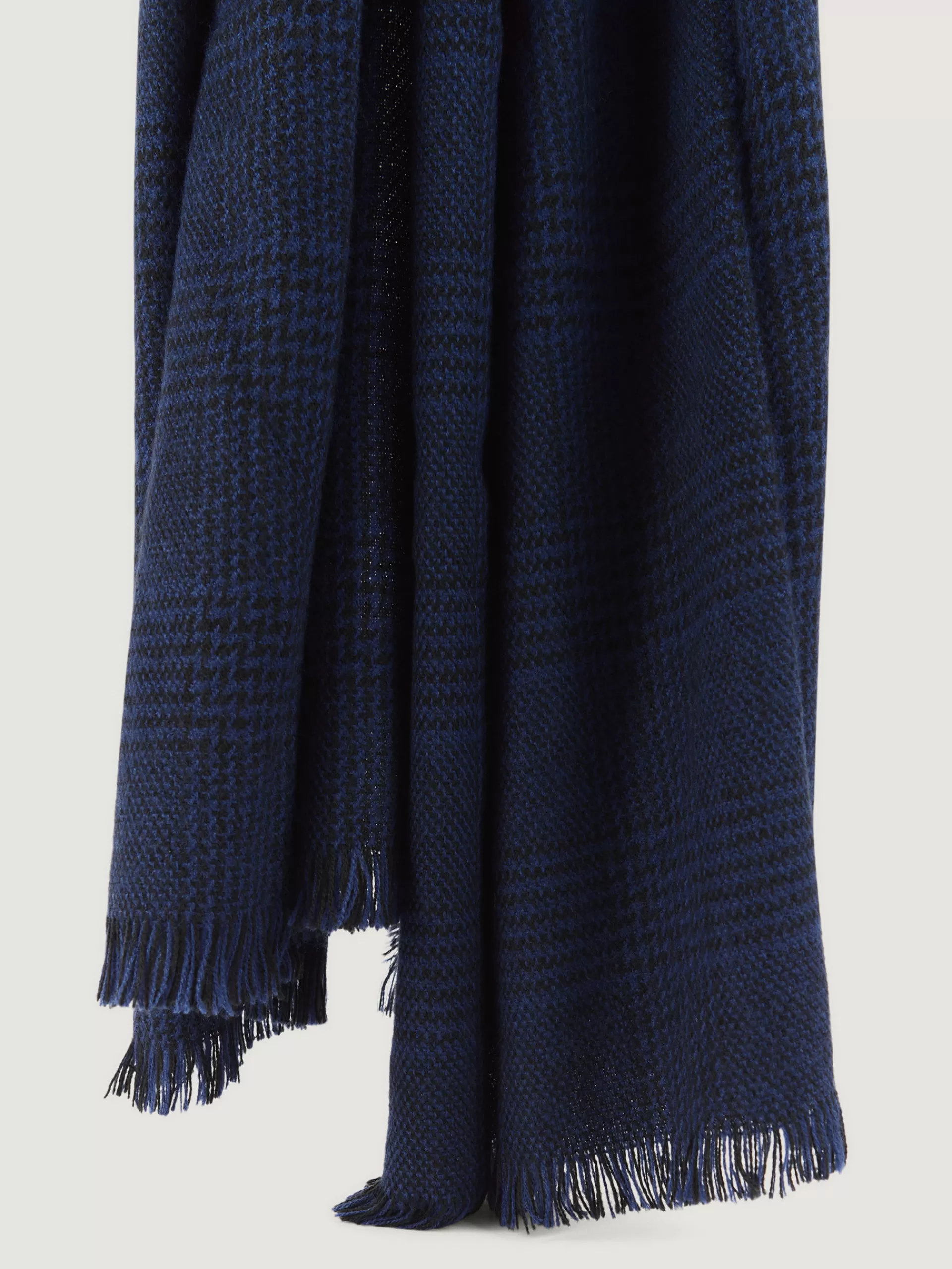 Écharpe en laine à motif carreaux bleu marine - Collection Alvaro Moreno - Accessoire confortable pour looks décontractés