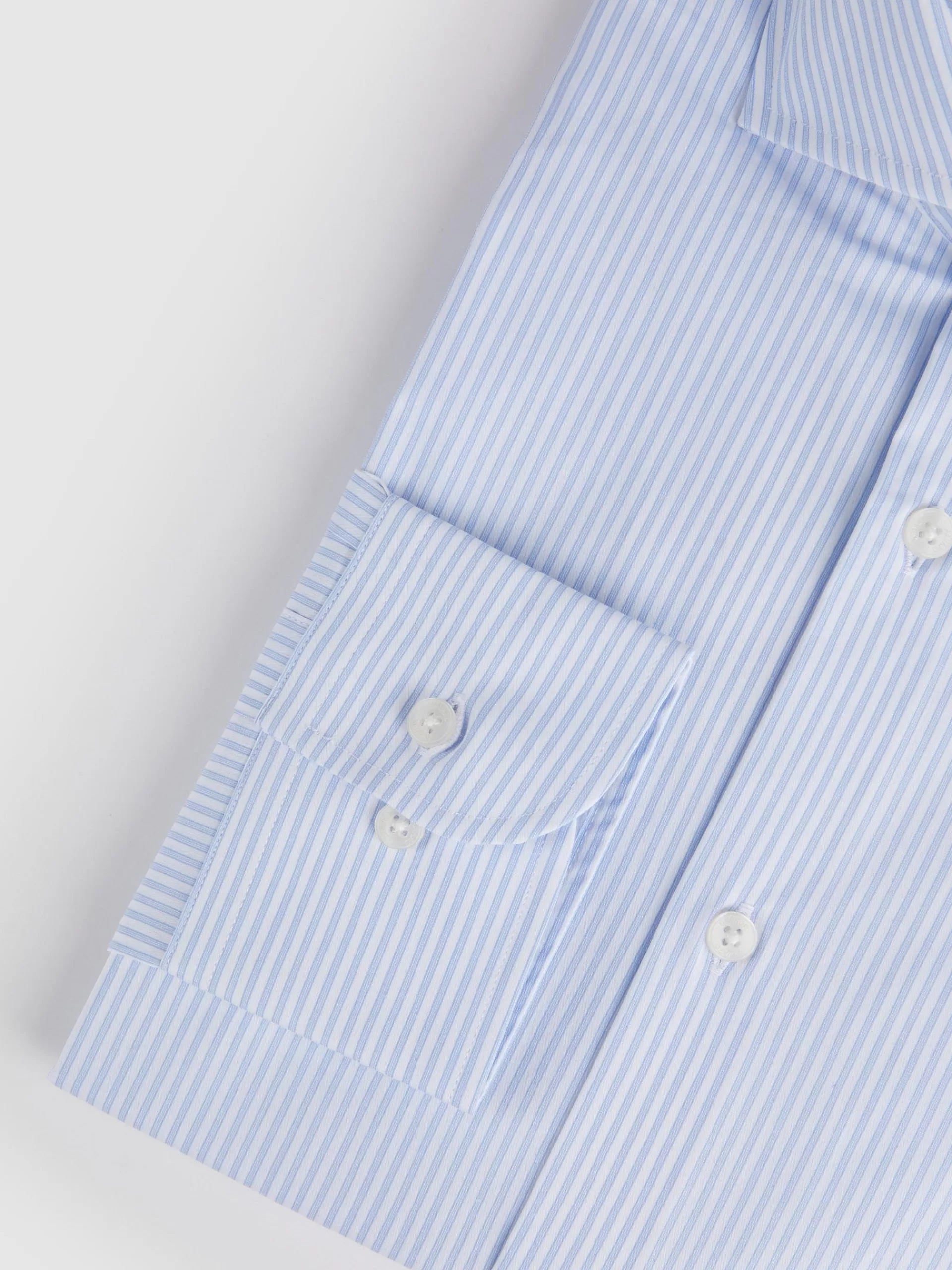 Chemise décontractée Alvaro Moreno - Rayures élégantes en bleu ciel - Soldes exclusives