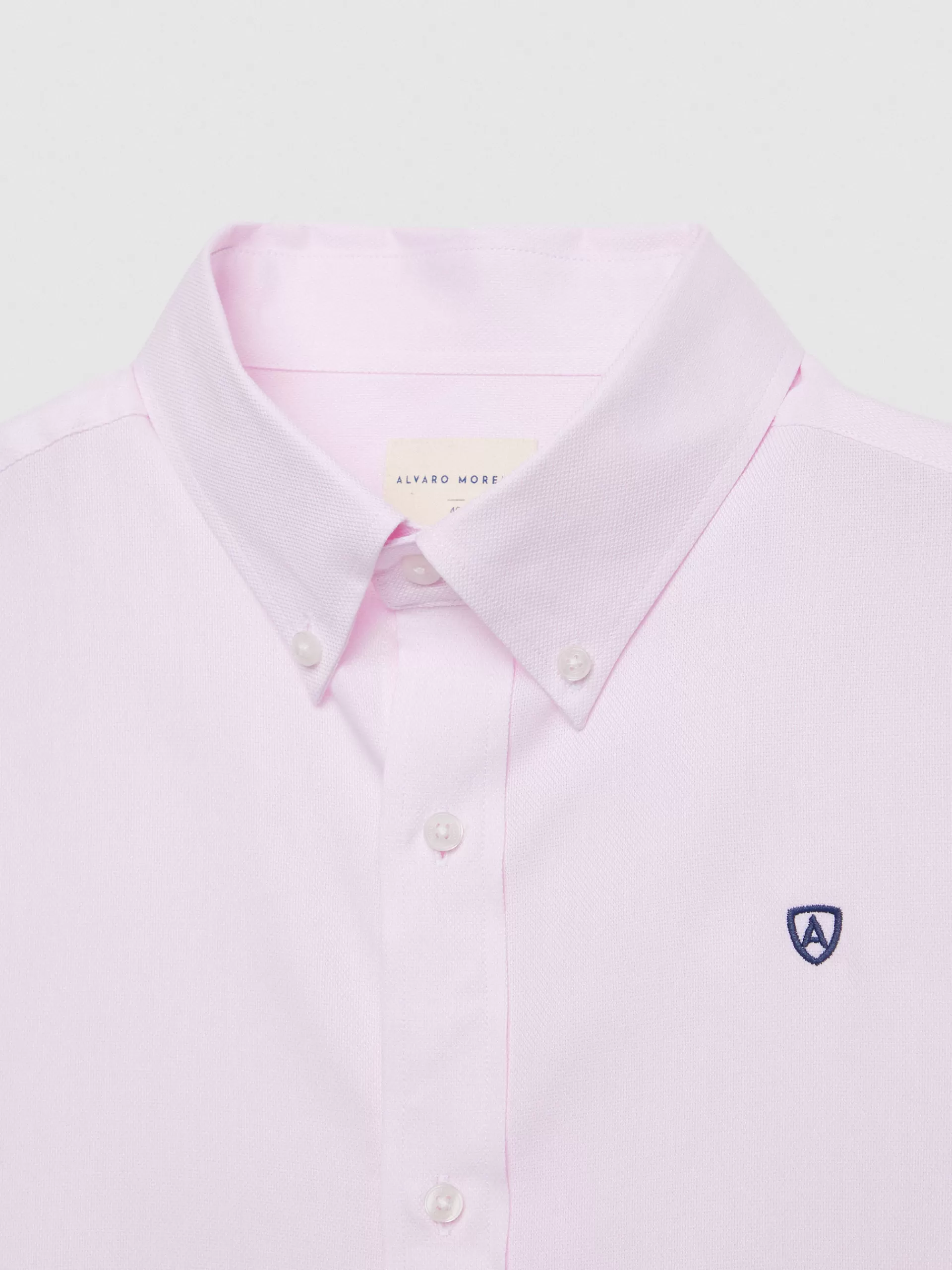 Chemise Alvaro Moreno - Coupe structurée avec boutons Dutton en tonalité rose poudré | Modèle premium avec détails élégants pour un style raffiné