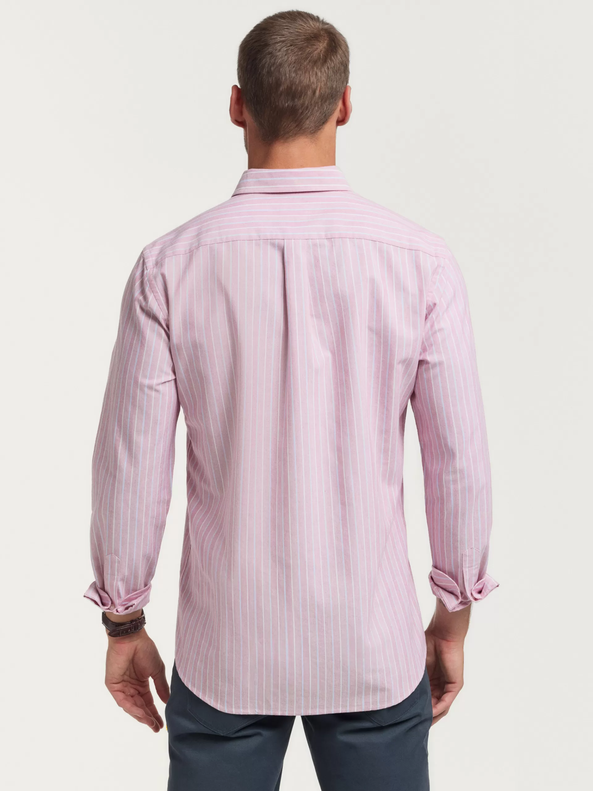 Chemise Oxford élégante Alvaro Moreno - Rouge vif avec motifs fantaisie

(：，，