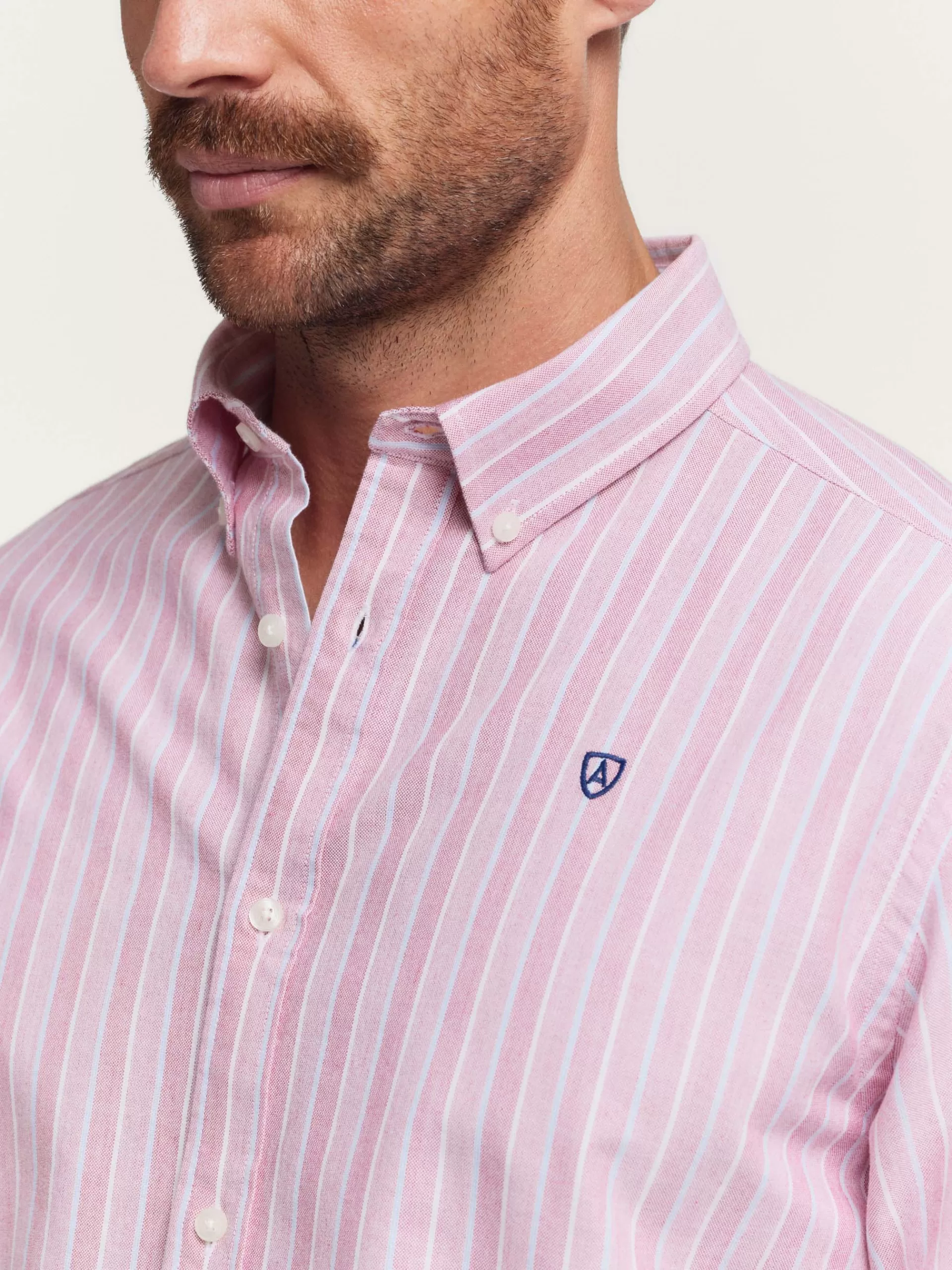 Chemise Oxford élégante Alvaro Moreno - Rouge vif avec motifs fantaisie

(：，，