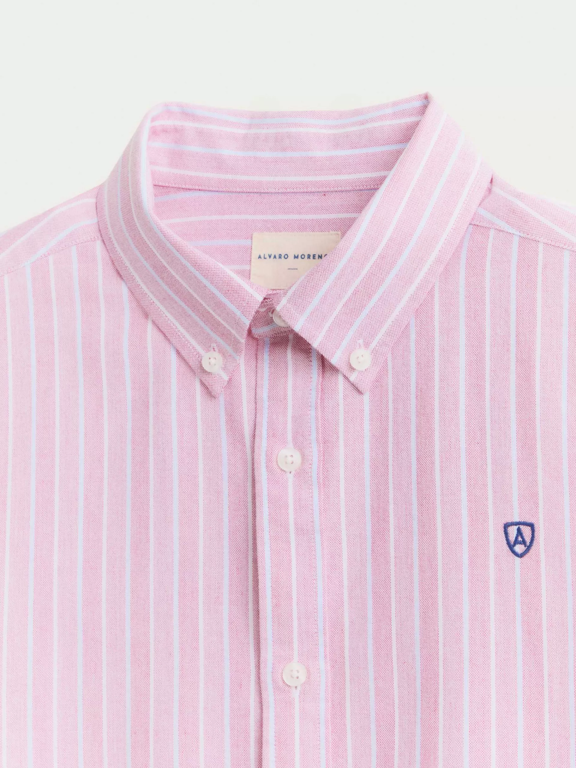 Chemise Oxford élégante Alvaro Moreno - Rouge vif avec motifs fantaisie

(：，，
