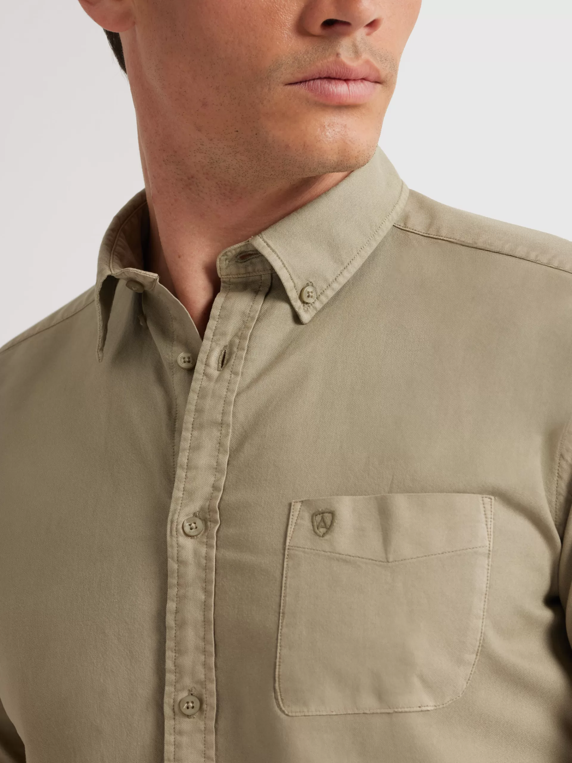 Chemise Oxford Alvaro Moreno - Teinture Pigmentée sur Poche, Vert Sapin Élégant avec Détails Contemporains