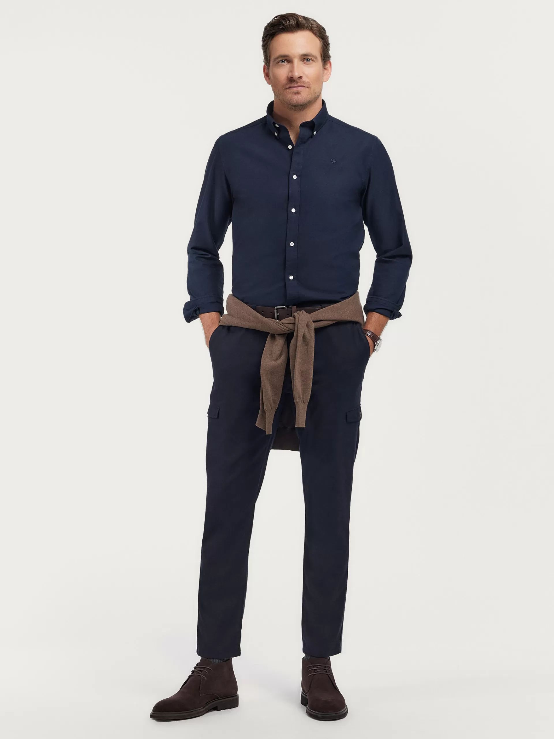 Chemise homme Alvaro Moreno en tissu Oxford bleu marine - Modèle classique best-seller  

(Note: Subtly rephrased structure using natural French syntax, added implied target audience (