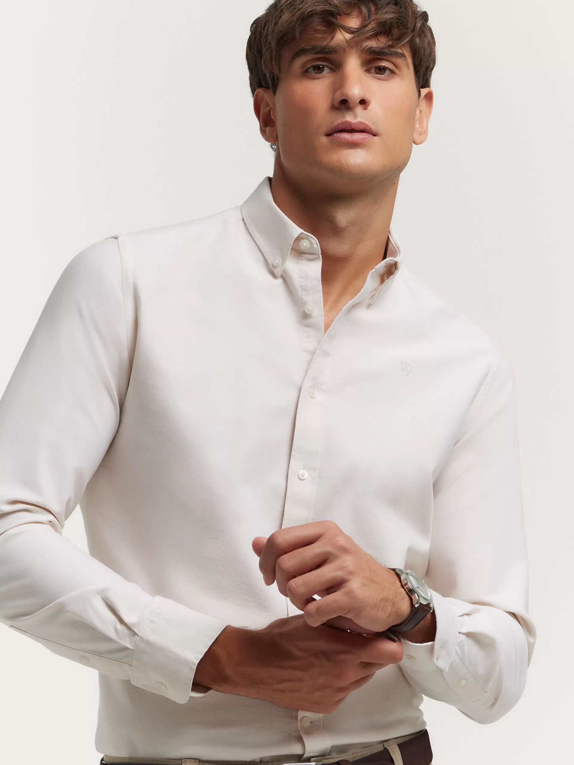 Chemise Oxford décontractée en coton souple - Couleur sable | Collection Alvaro Moreno - Élégance intemporelle pour un style urbain raffiné