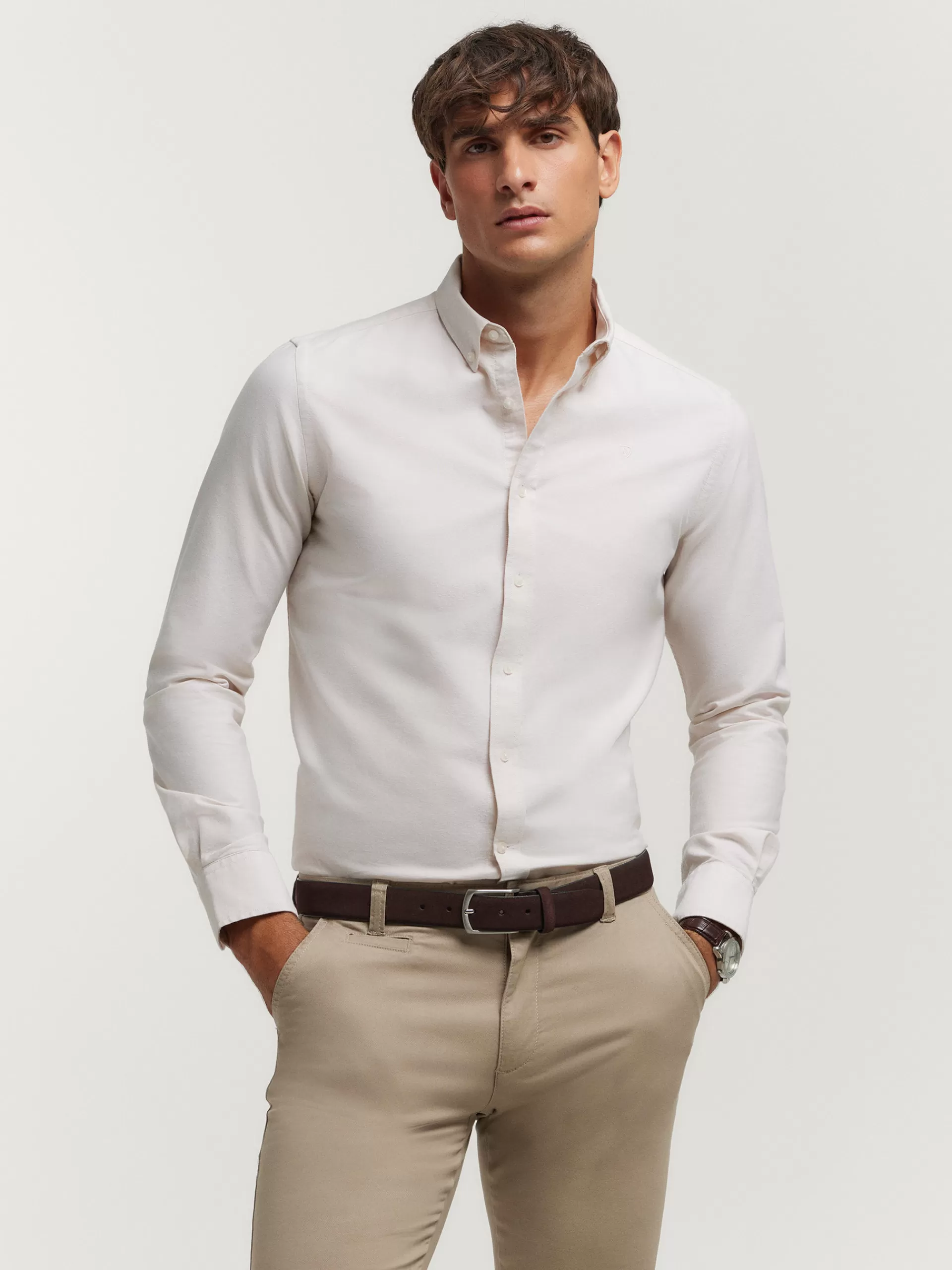 Chemise Oxford décontractée en coton souple - Couleur sable | Collection Alvaro Moreno - Élégance intemporelle pour un style urbain raffiné
