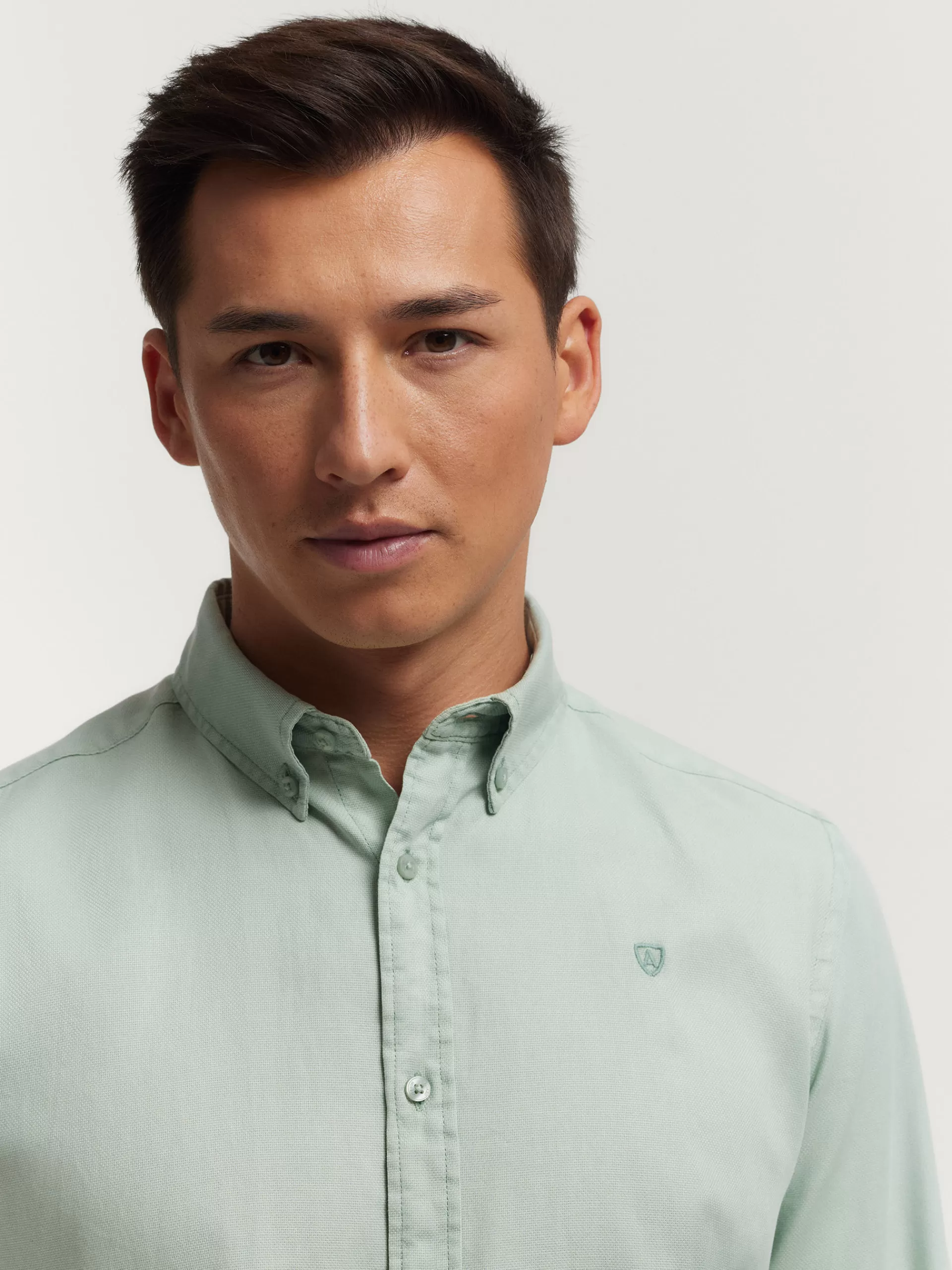 Chemise élégante Alvaro Moreno - Teinture artisanale Panama vert forêt, coupe contemporaine en coton respirant