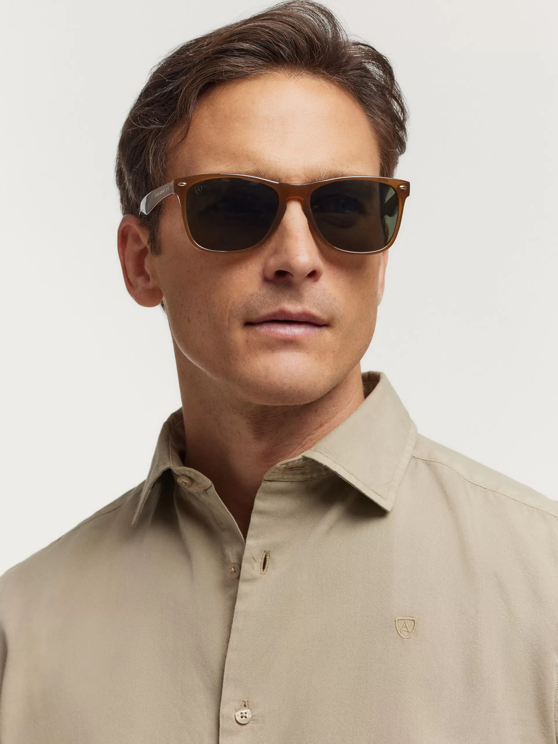 Chemise Alvaro Moreno en Tissage Twill Teinté - Ton Sable Élégant en Promotion Exclusive