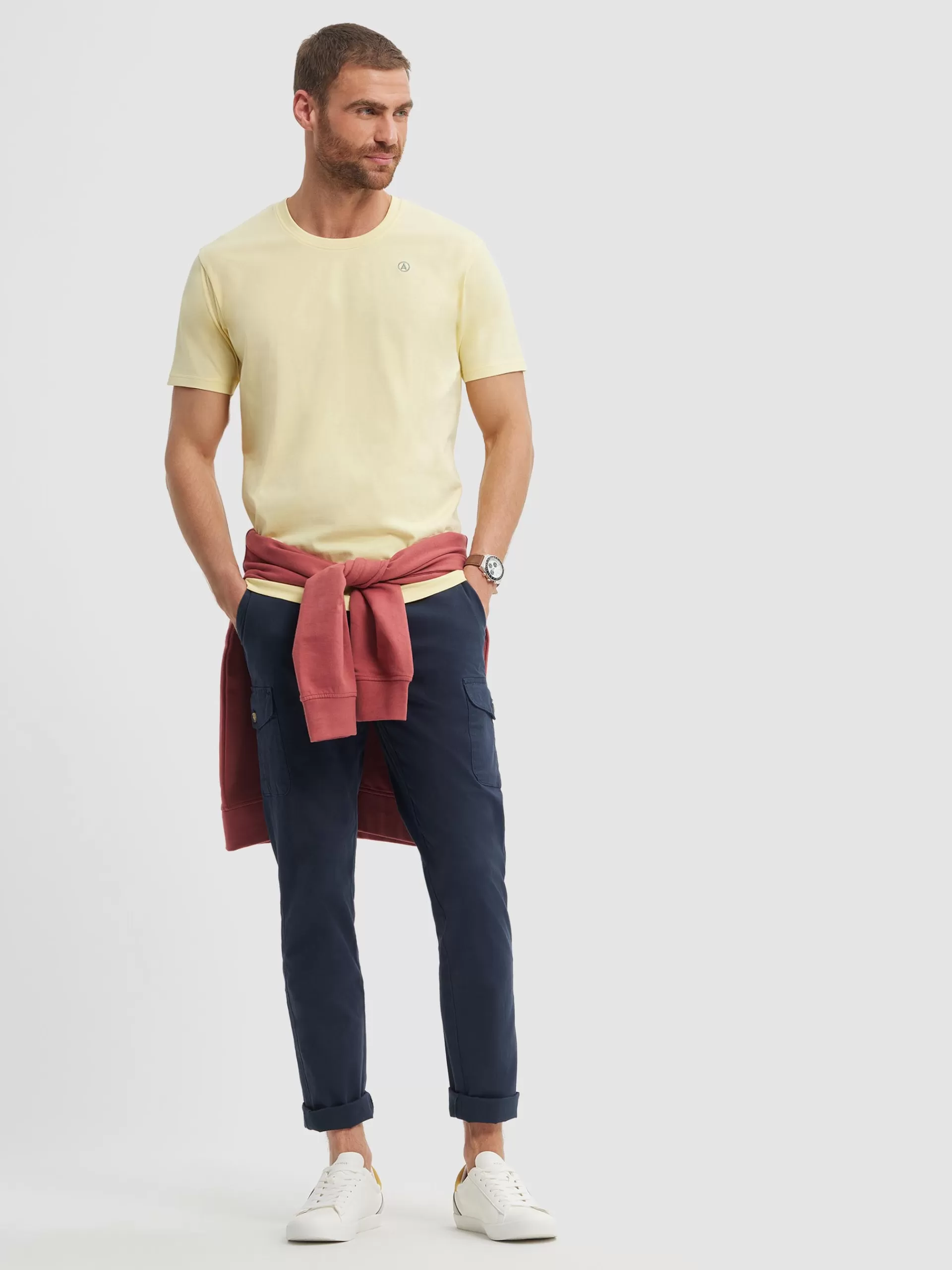 T-shirt Festival Original Alvaro Moreno - Jaune Éclatant en Promotion Limitée  

(Note: This version uses authentic French phrasing with natural promotional terms, incorporates color nuance (