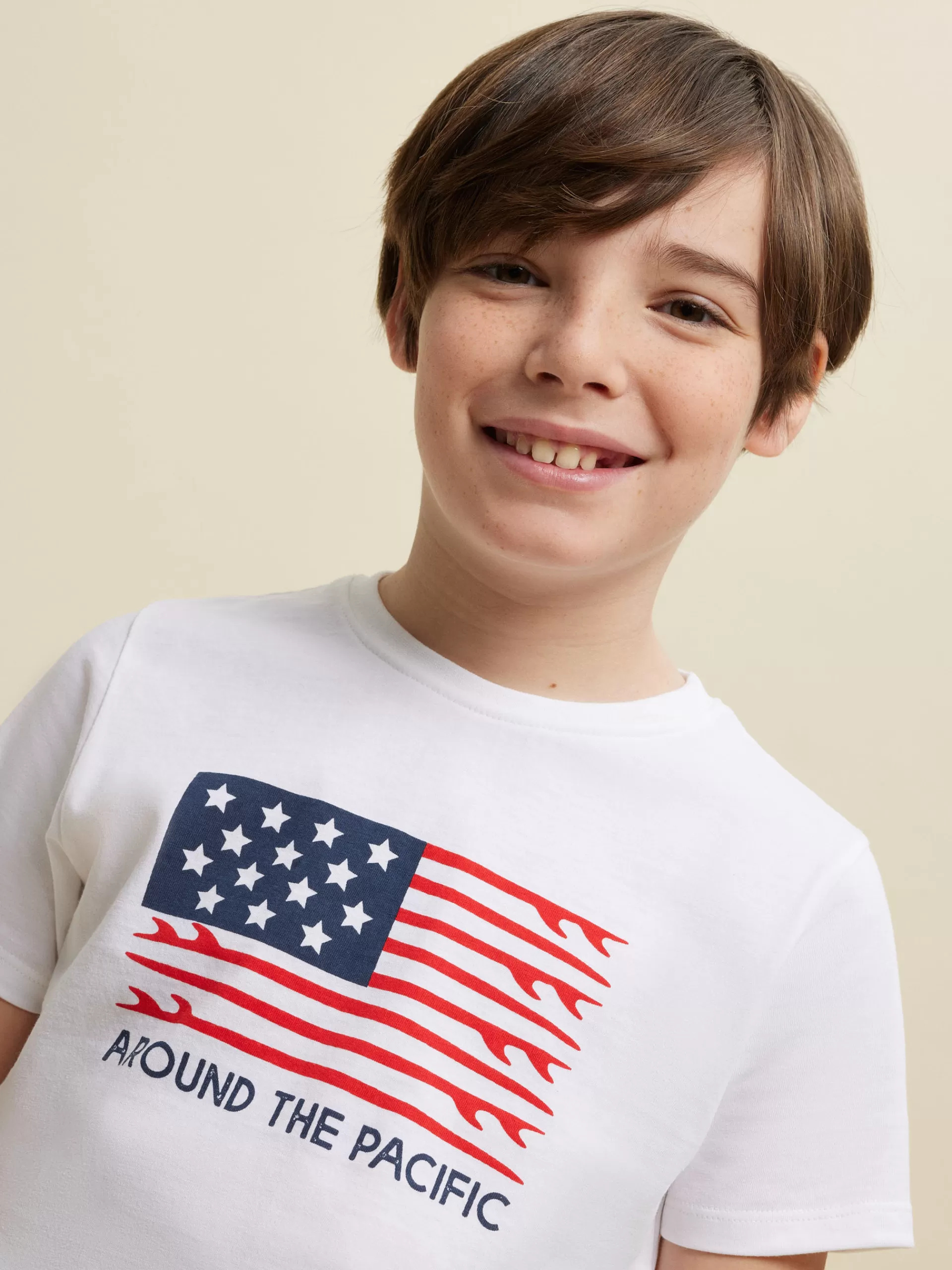 Découvrez le nouveau T-shirt sportif Alvaro Moreno pour enfants - Modèle américain en coton blanc de qualité