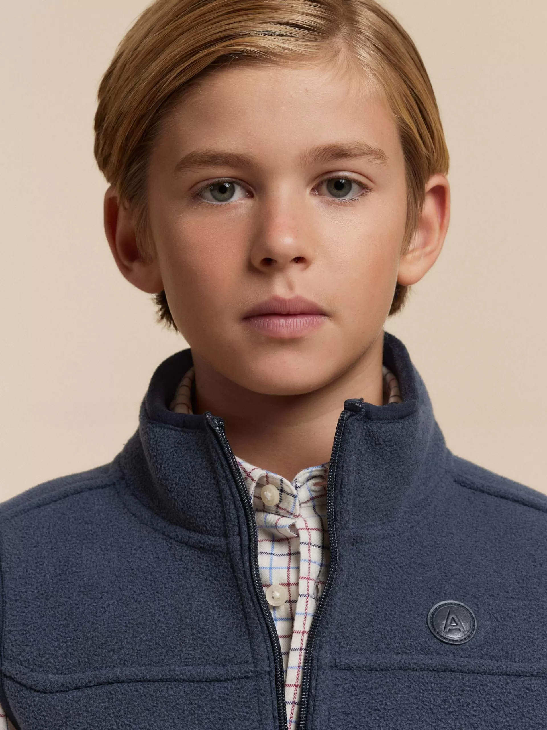 Gilet Montagne Enfant Alvaro Moreno - Bleu Ciel en Promotion 

Style Aventure Junior - Veste Polyvalente Bleu Azur 

Chaleco Alvaro Moreno pour Enfants - Couleur Ciel - Prix Malin 

Édition Spéciale Outdoor Enfant - Bleu Naturel - Confort Garanti 

Promo été 2024 : Gilet Sierra Junior Alvaro - Nuances Océaniques