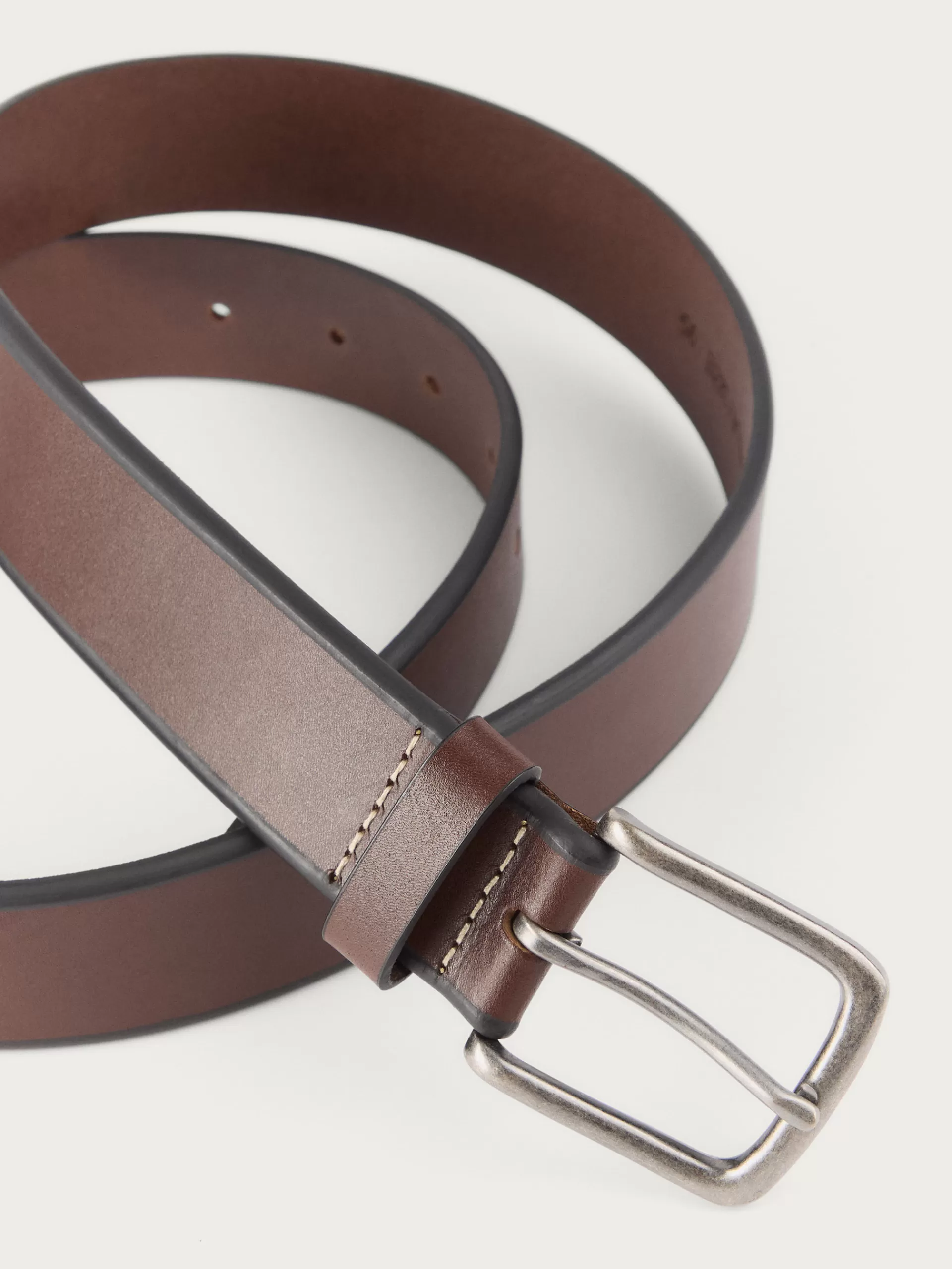 Ceinture Alvaro Moreno en cuir véritable - Finition biseau élégante couleur châtaigne - Accessoire intempérable pour style urbain