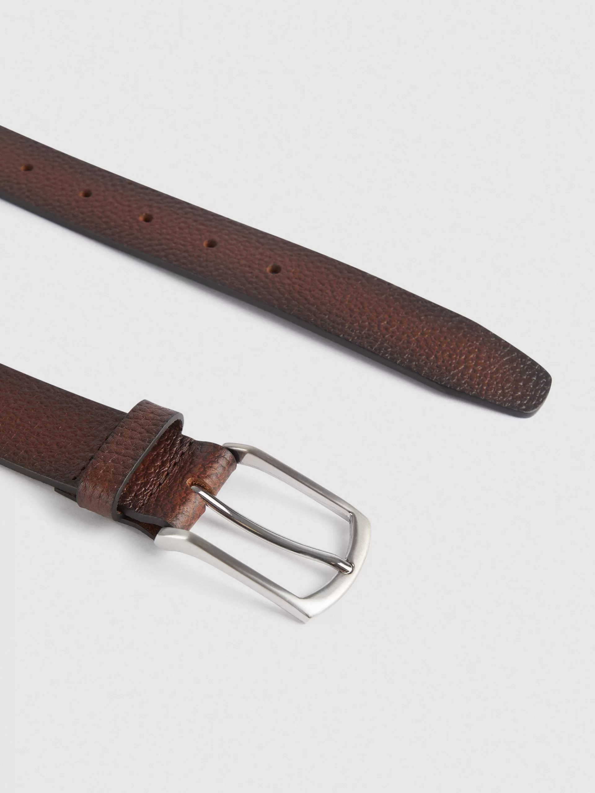 Ceinture Alvaro Moreno en Cuir Rustique Marron - Style Intemporel et Fabrication Artisanale