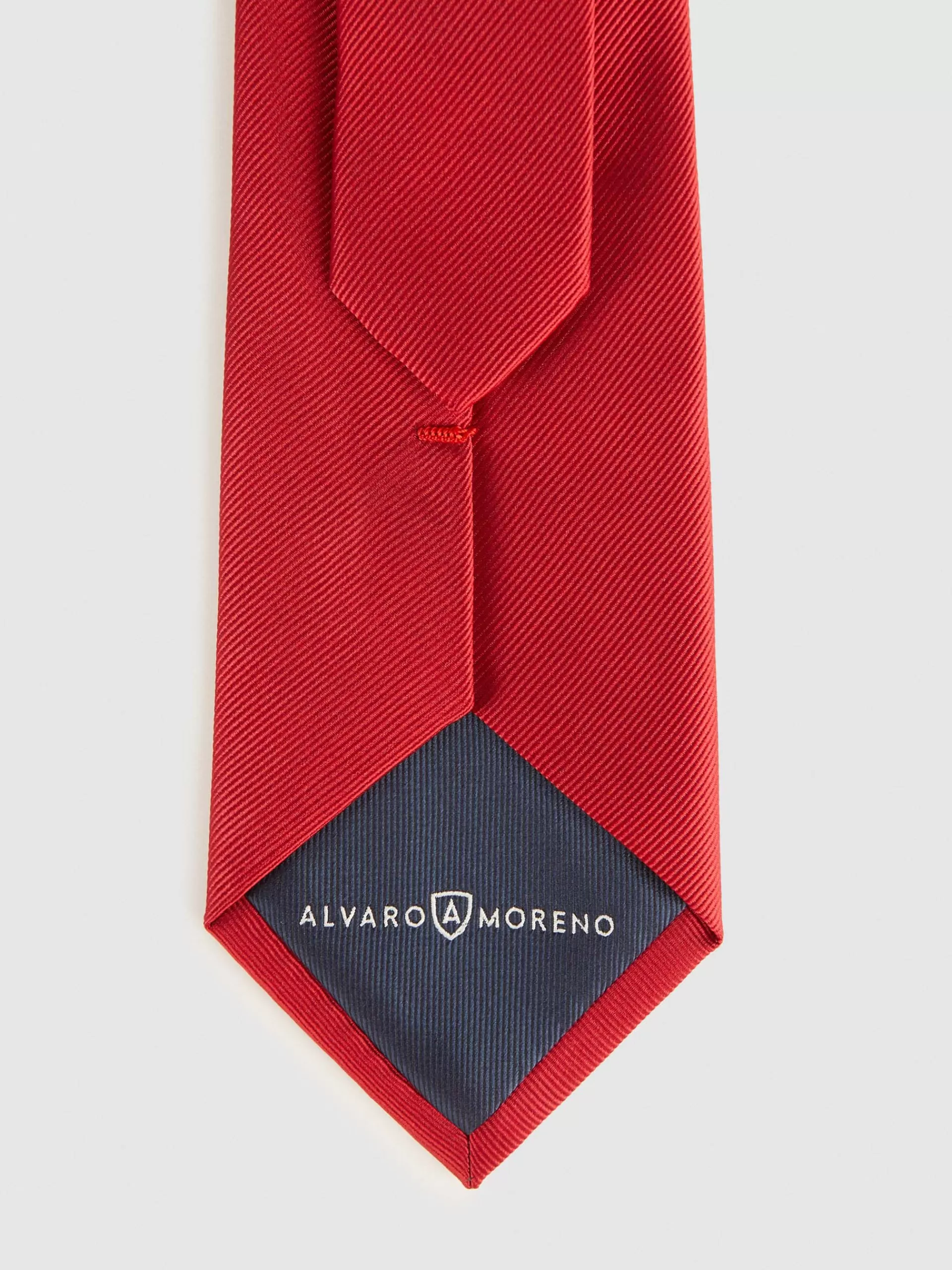 Cravate signature Alvaro Moreno - Jacquard soyeux rouge vif, pièce unique pour élégance masculine intemporelle