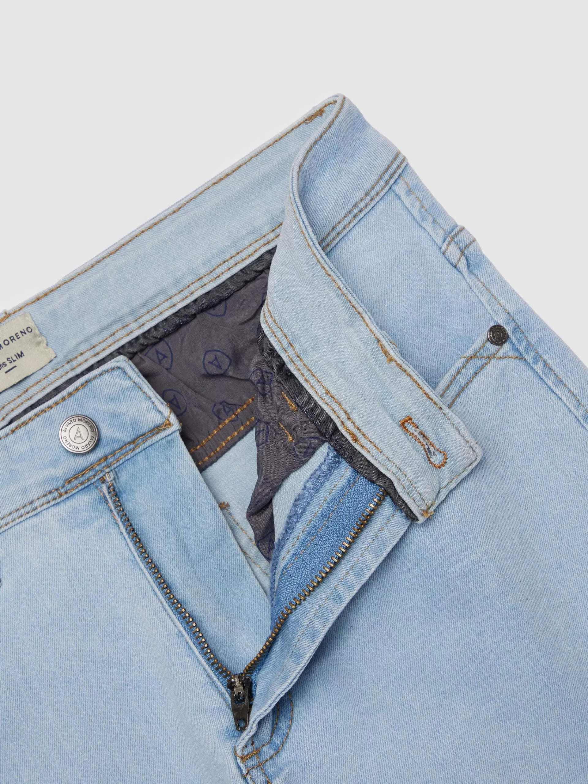 Soldes Alvaro Moreno - Jean Slim Intemporel Coupe Essentielle en Céleste