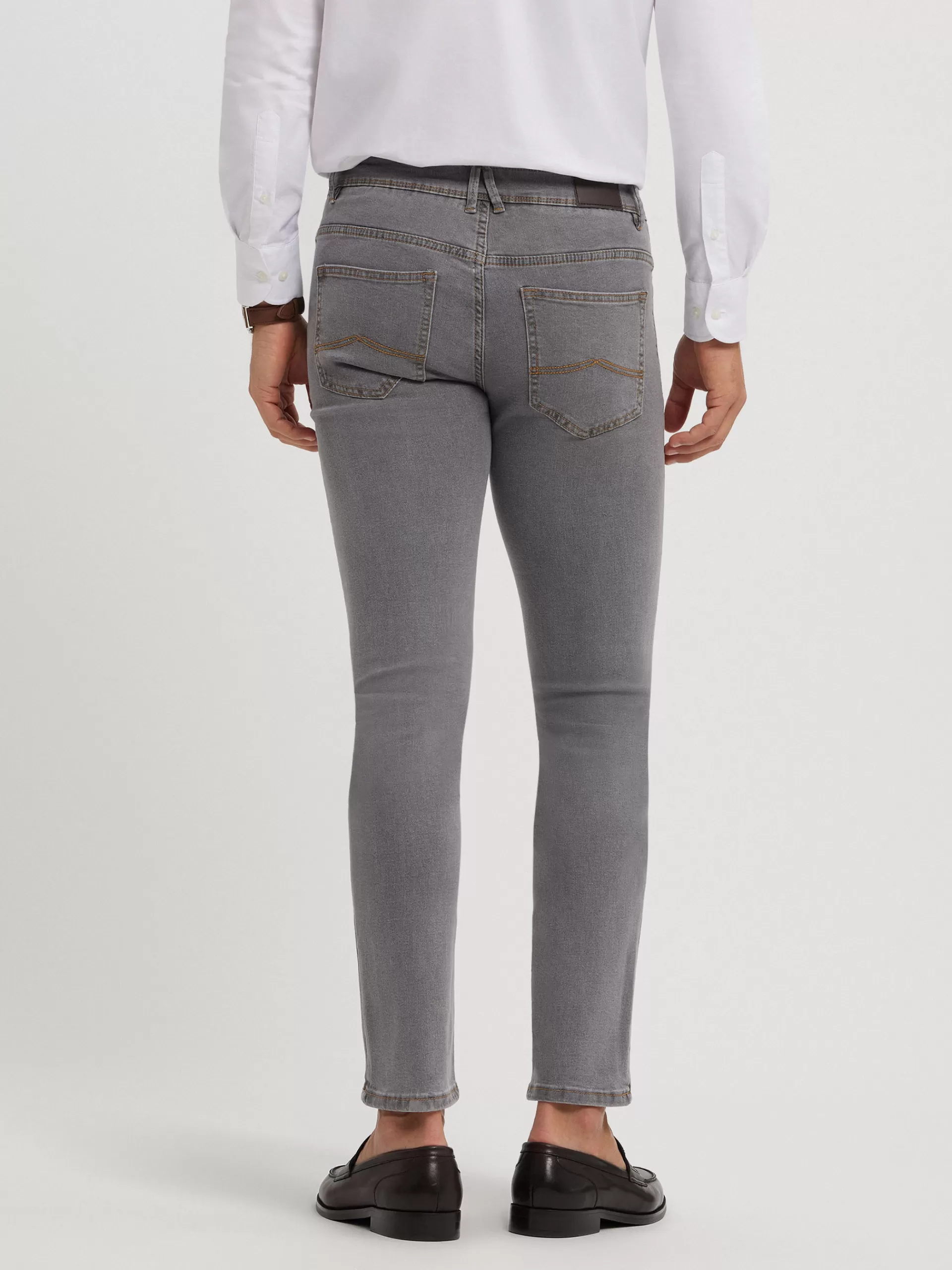 Alvaro Moreno - Jeans Slim Élégants en Denim Essentiel • Nuance Gris • Modèle Soldé