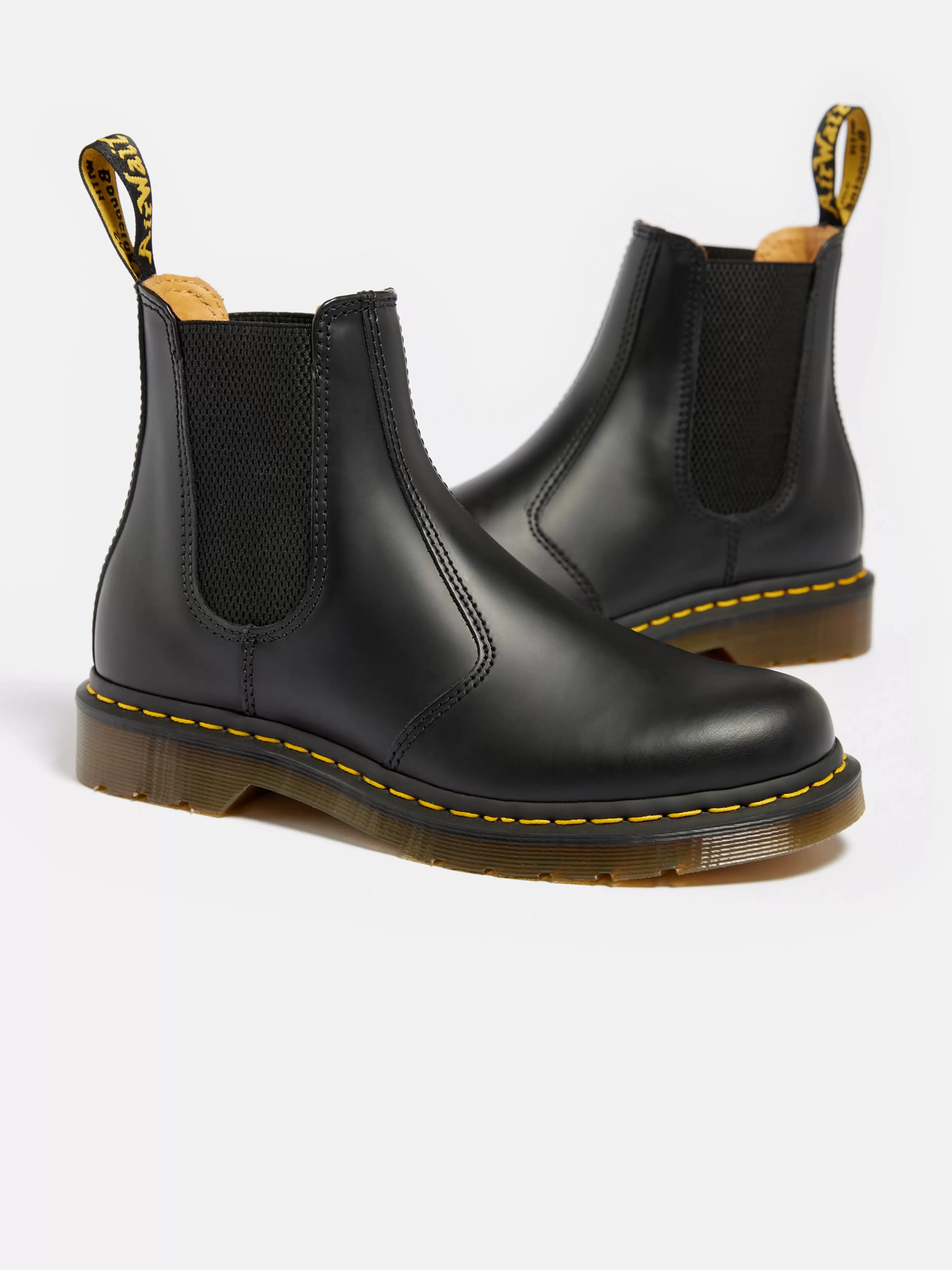 Bottes Chelsea Dr. Martens 2976 en Cuir Lisse - Style Intemporel pour Femme | Confort Urbain & Élégance Rebelle - Collection Officielle