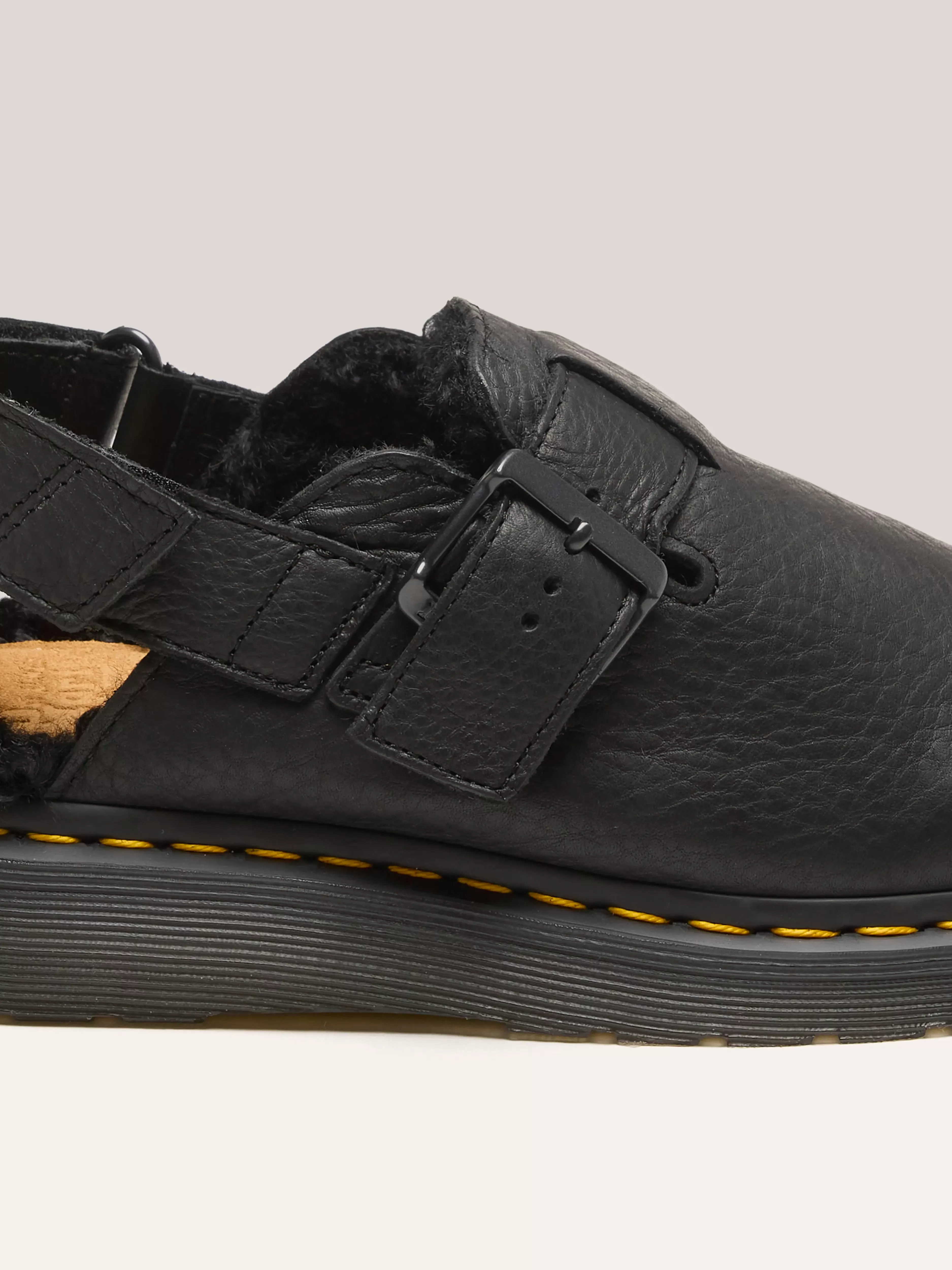 Bottes Dr. Martens Jorge II - Confort Hivernal avec Doublure en Fausse Fourrure - Collection Femme | Boutique Officielle