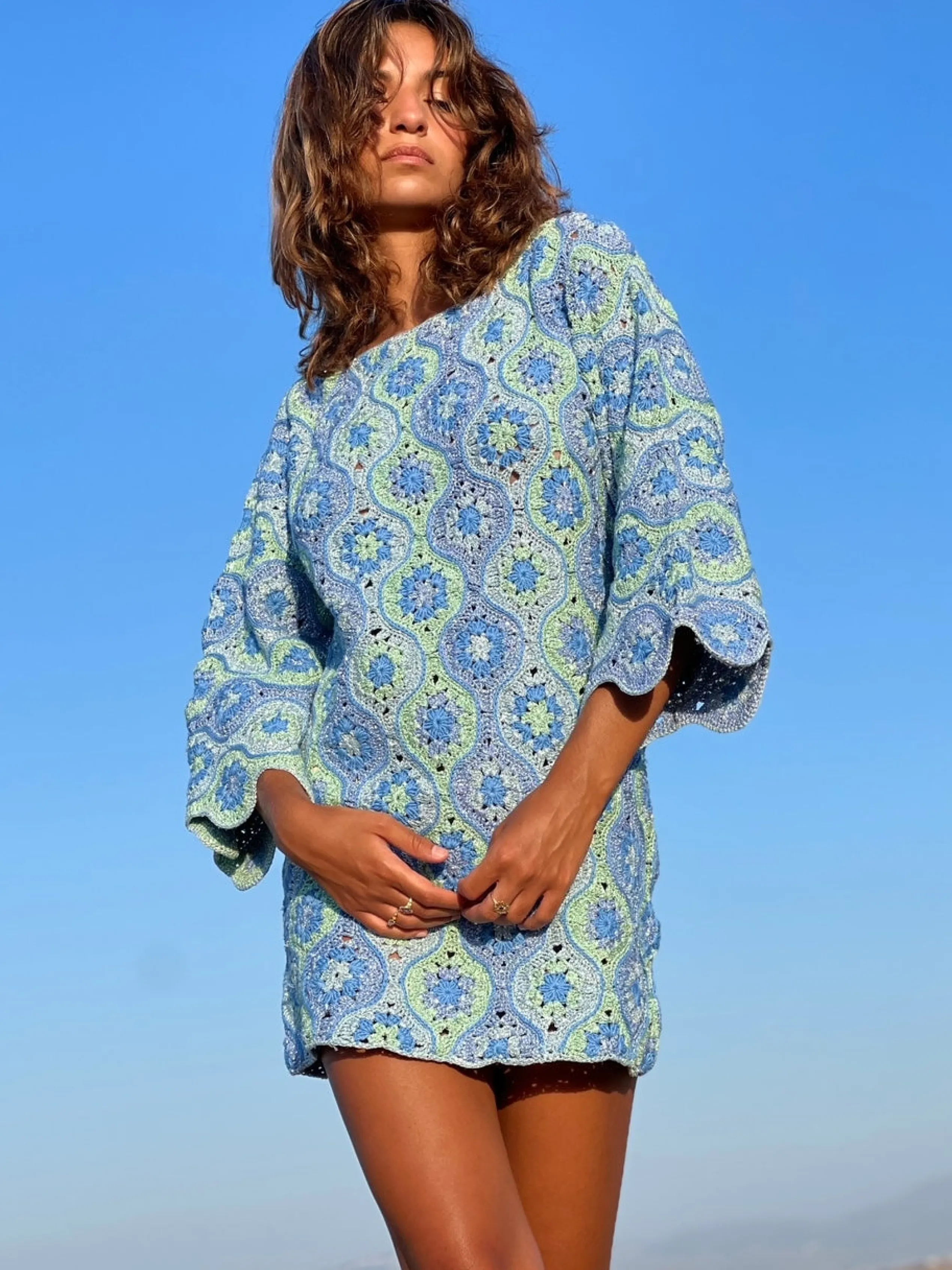 Robe Carmine Printemps - Manches Trois-Quarts en Tissu Haut de Gamme Bleu Saphir - Collection Élégance
