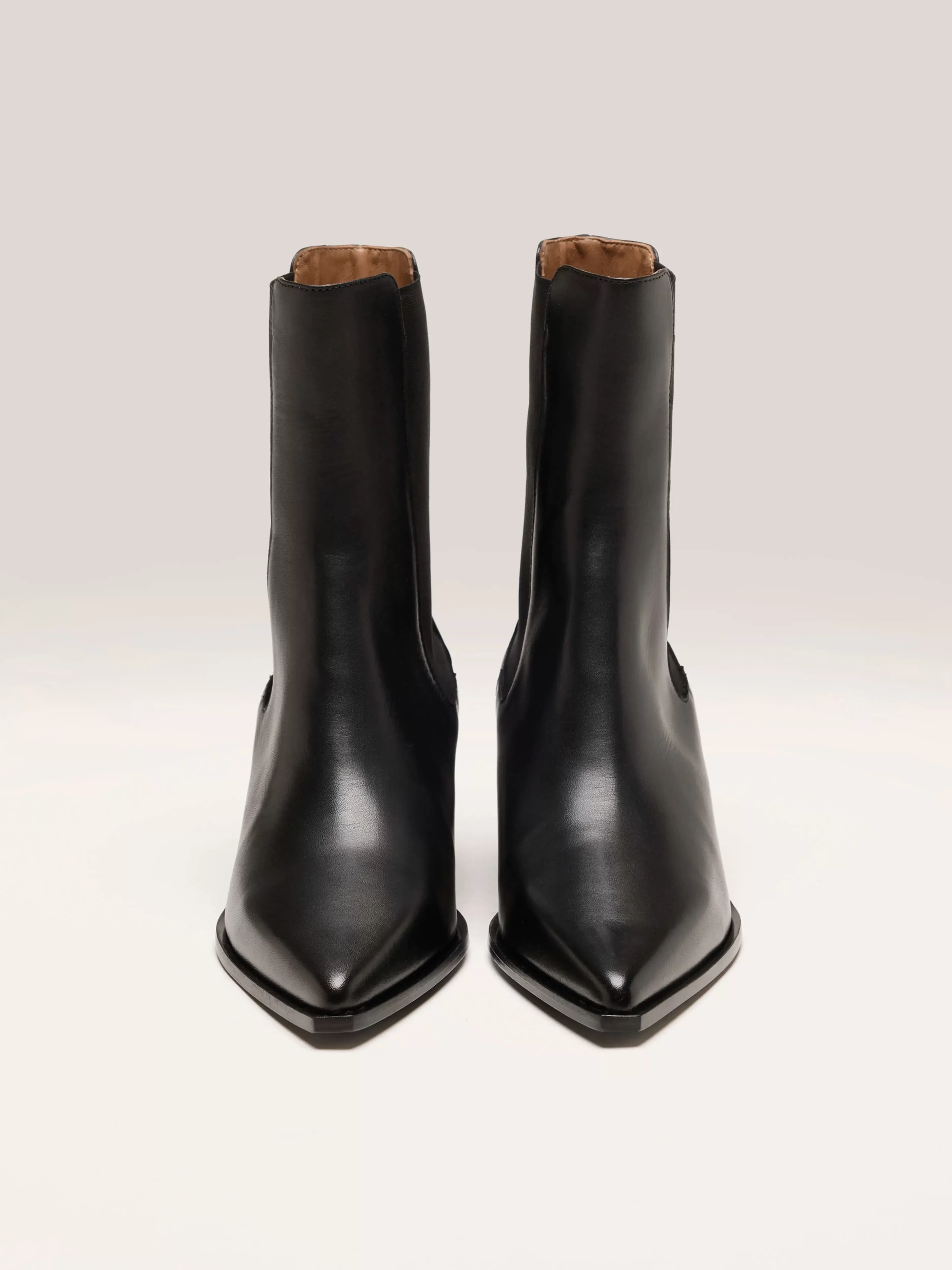 Promotion Exclusive sur les Bottes Sandra : Élégance Redéfinie avec des Modèles Qui Subliment Votre Silhouette