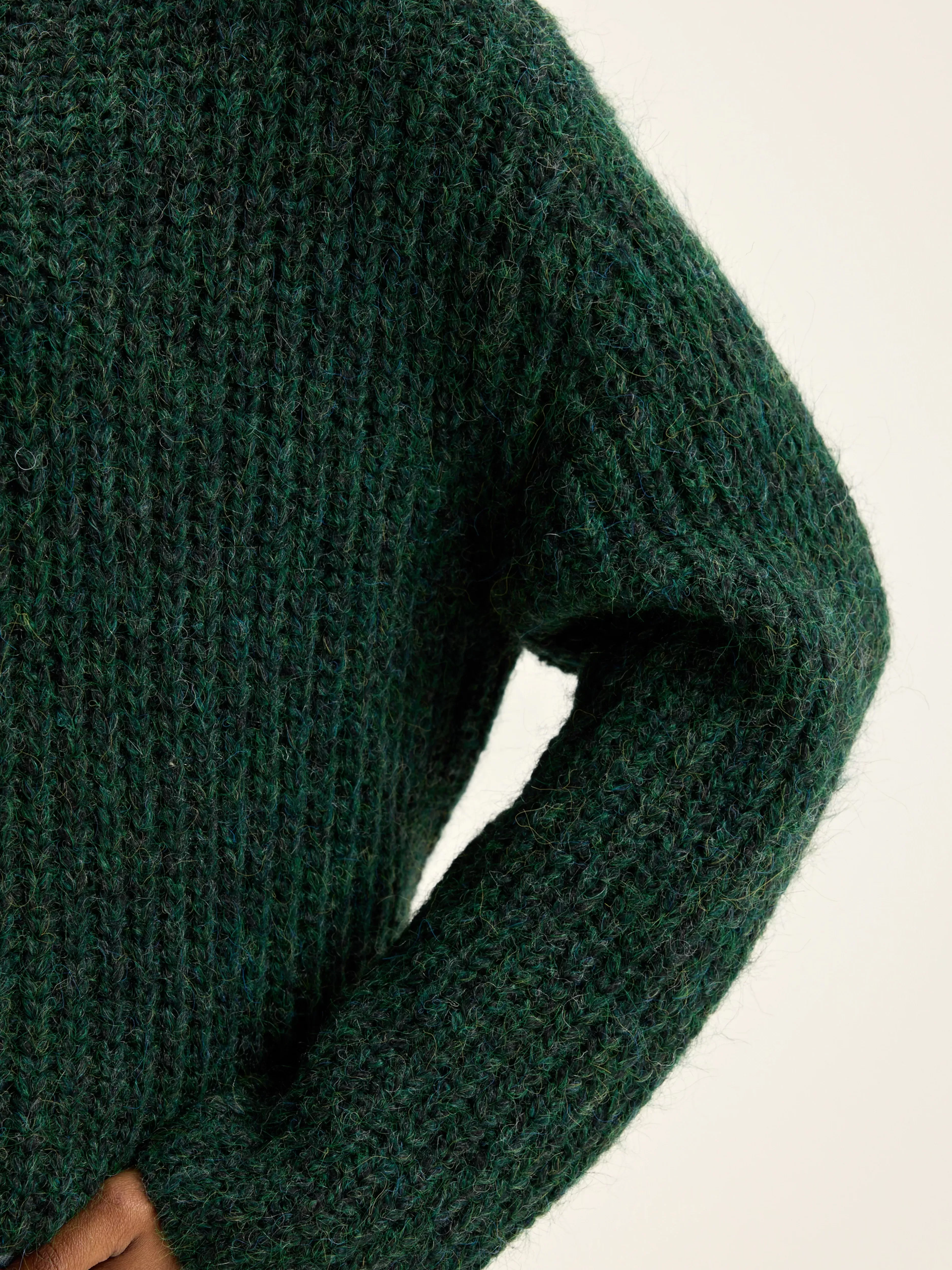 Pull col cheminée Bellerose x Gap - Modèle incontournable en soldes 

Édition limitée : Pull oversize col cheminée Gap-Bellerose - Dernières pièces en stock 

Collection exclusive Bellerose pour Gap : Pull à col évasé - Style urbain en promotion 

Nouvelle arrivée : Pull col cheminée Gap en collaboration Bellerose - Élégance intemporelle en destocking 

Sweater oversize à col largué Gap & Bellerose - Pièce collector en liquidation