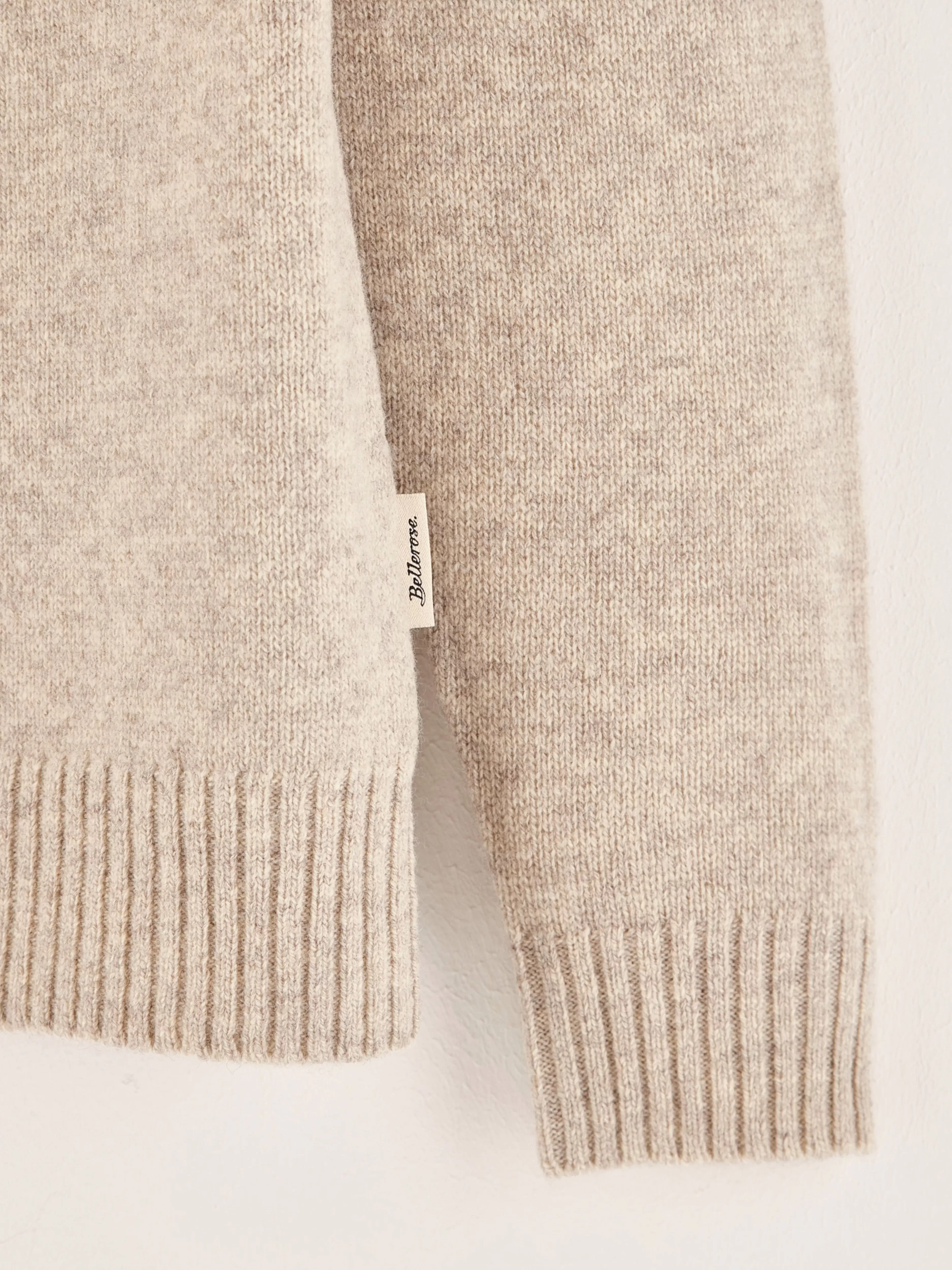 Découvrez le Pull Bellerose à col rond - Confort optimal en laine douce (Promo exclusive)