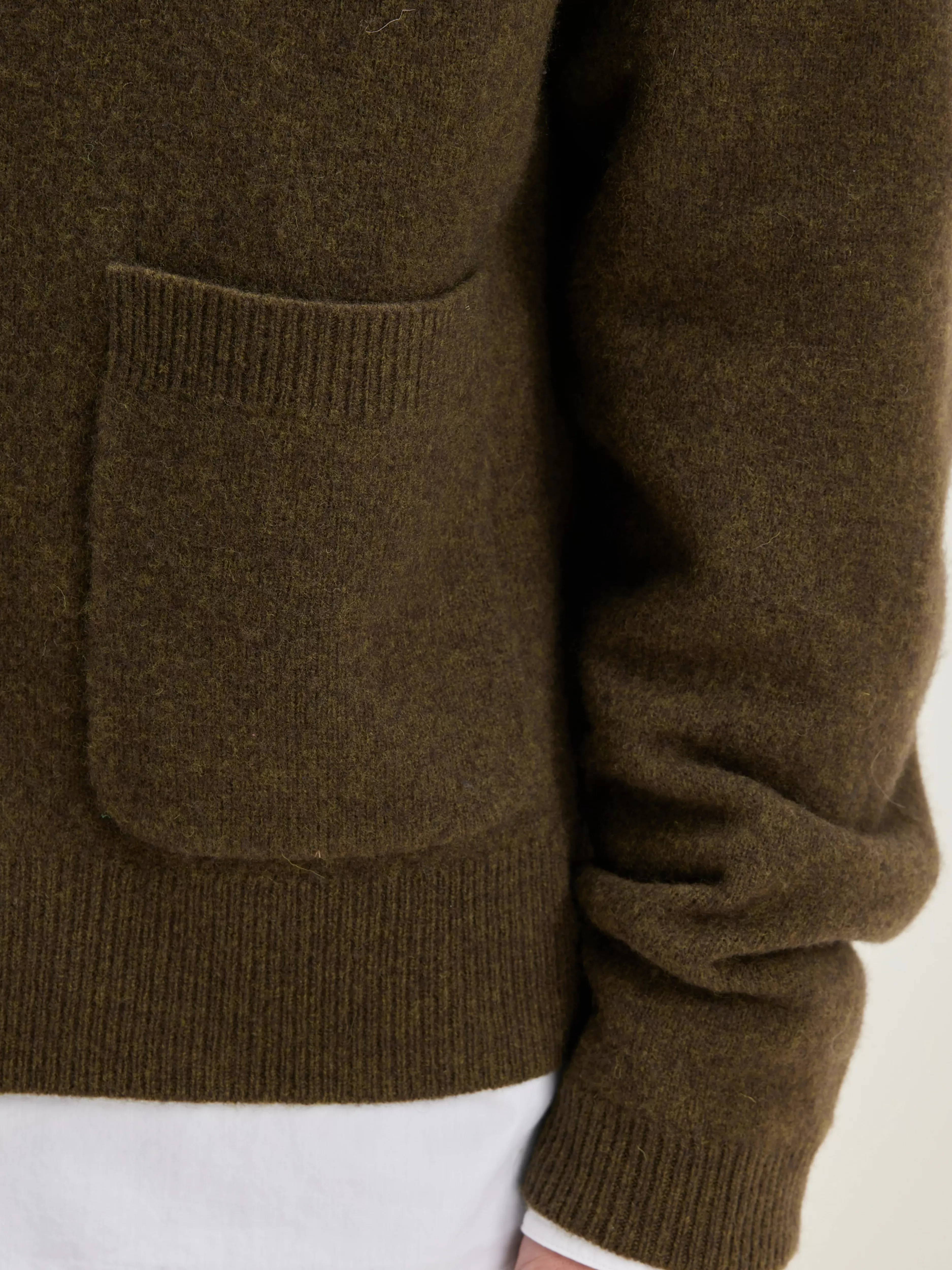 Découvrez le cardigan Geican à col V – Style Bellerose pour une élégance décontractée