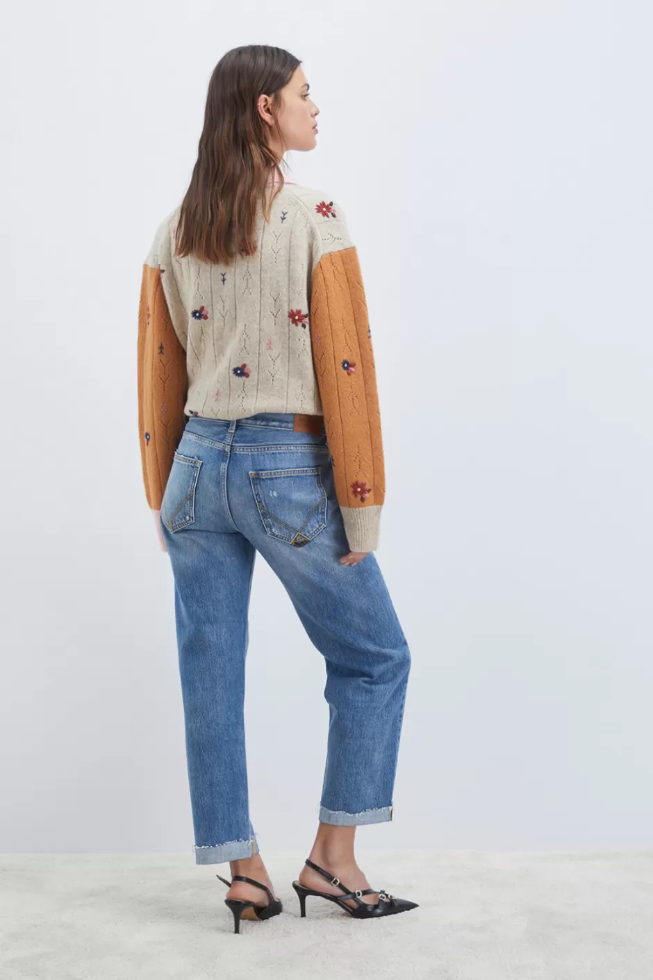Pantalon Jean Donna Roy Rogers - Collection Printemps par Oskar Solomun, Détails Emblématiques et Coupe Femme Moderne