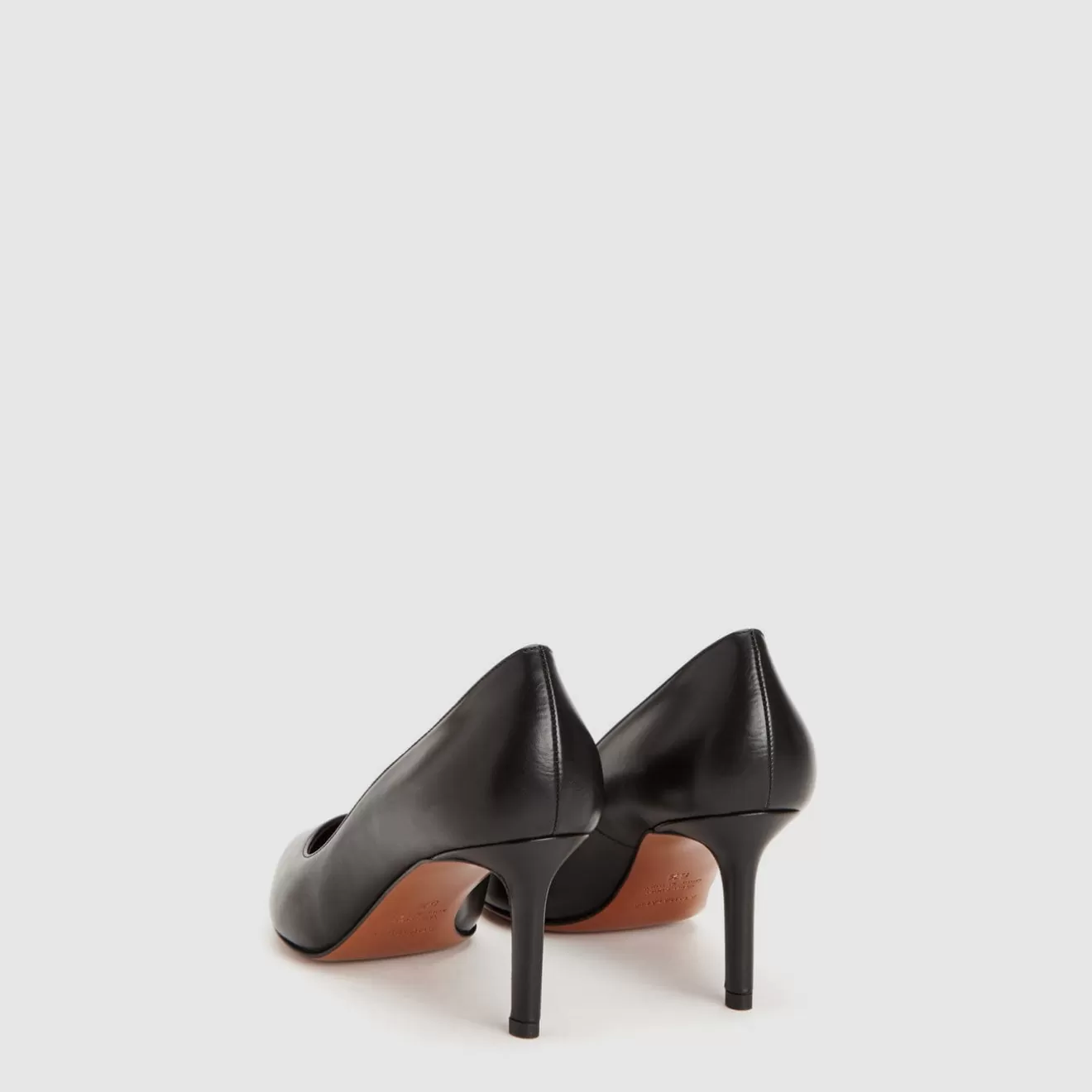 Bottes Aquatalia Melina - Talons Femme en Cuir Imperméable Élégant 

(Note: J'ai restructuré le titre en mettant en avant les caractéristiques techniques comme le cuir imperméable, ajouté un adjectif valorisant 