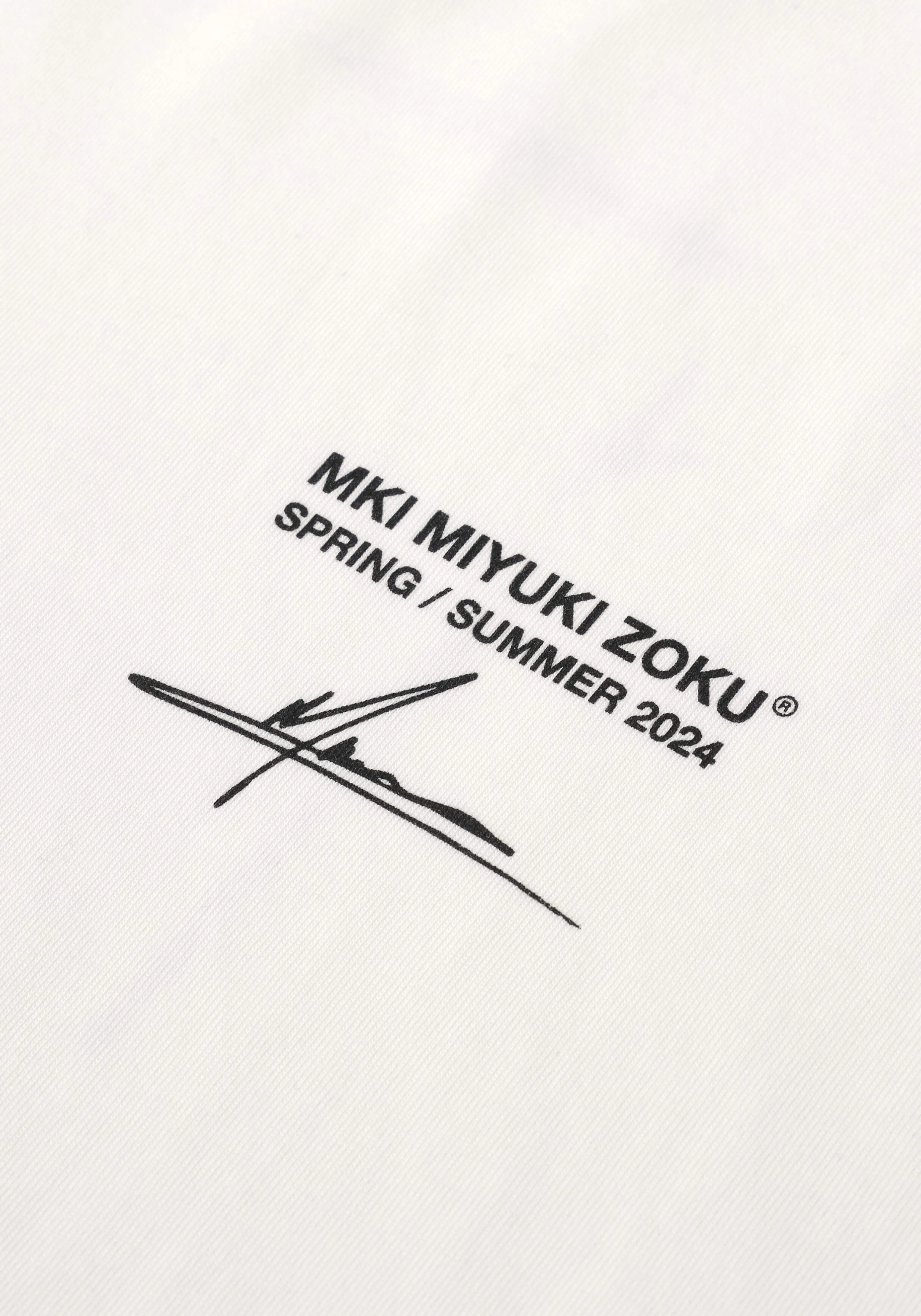 T-Shirt à Manches Longues MKI Miyuki Zoku - Imprimé Resort Élégant pour Look Décontracté - Collection Exclusive