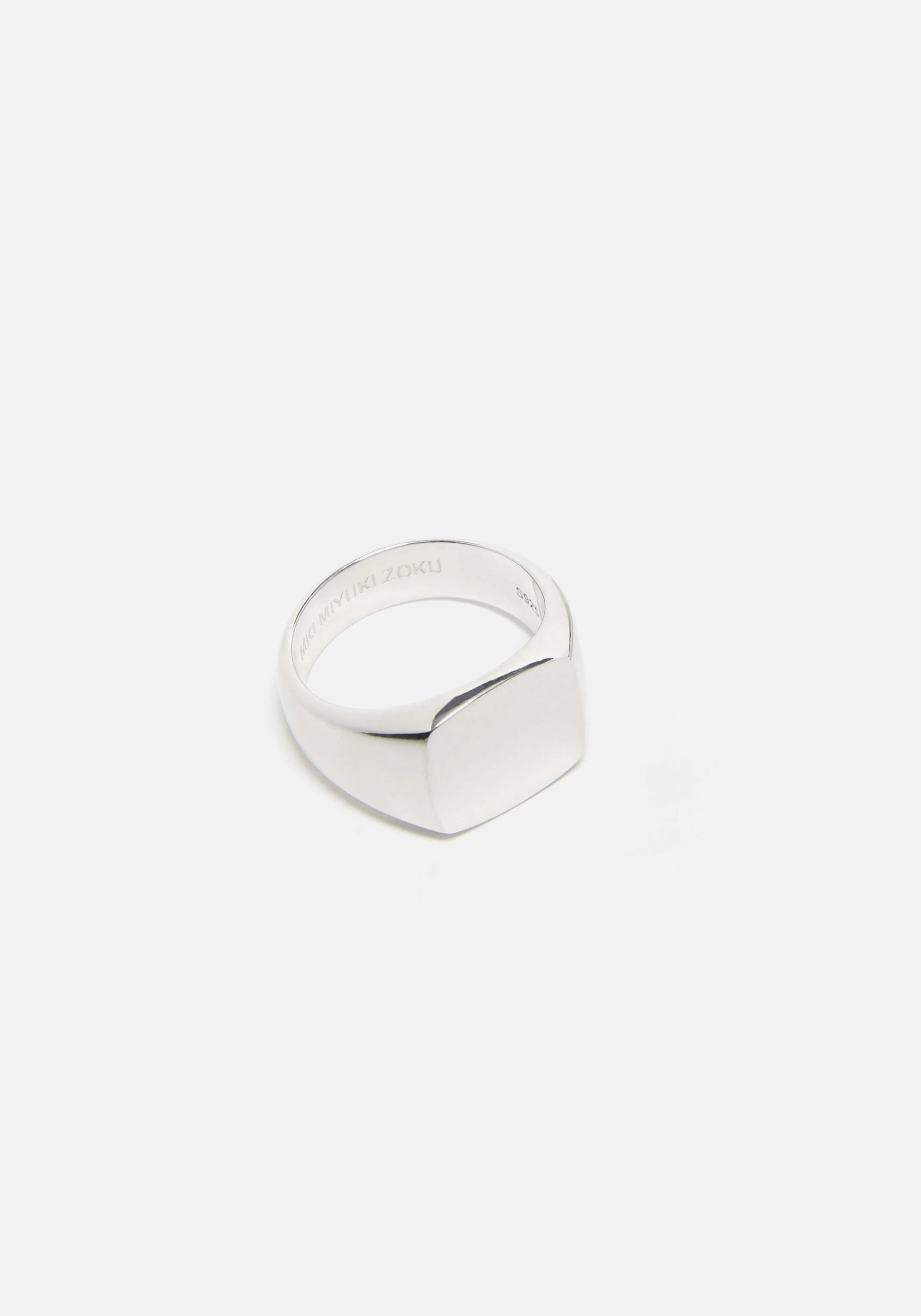 Bague Chevalière Carrée MKI Miyuki Zoku - Élégance Urbaine & Style Signature