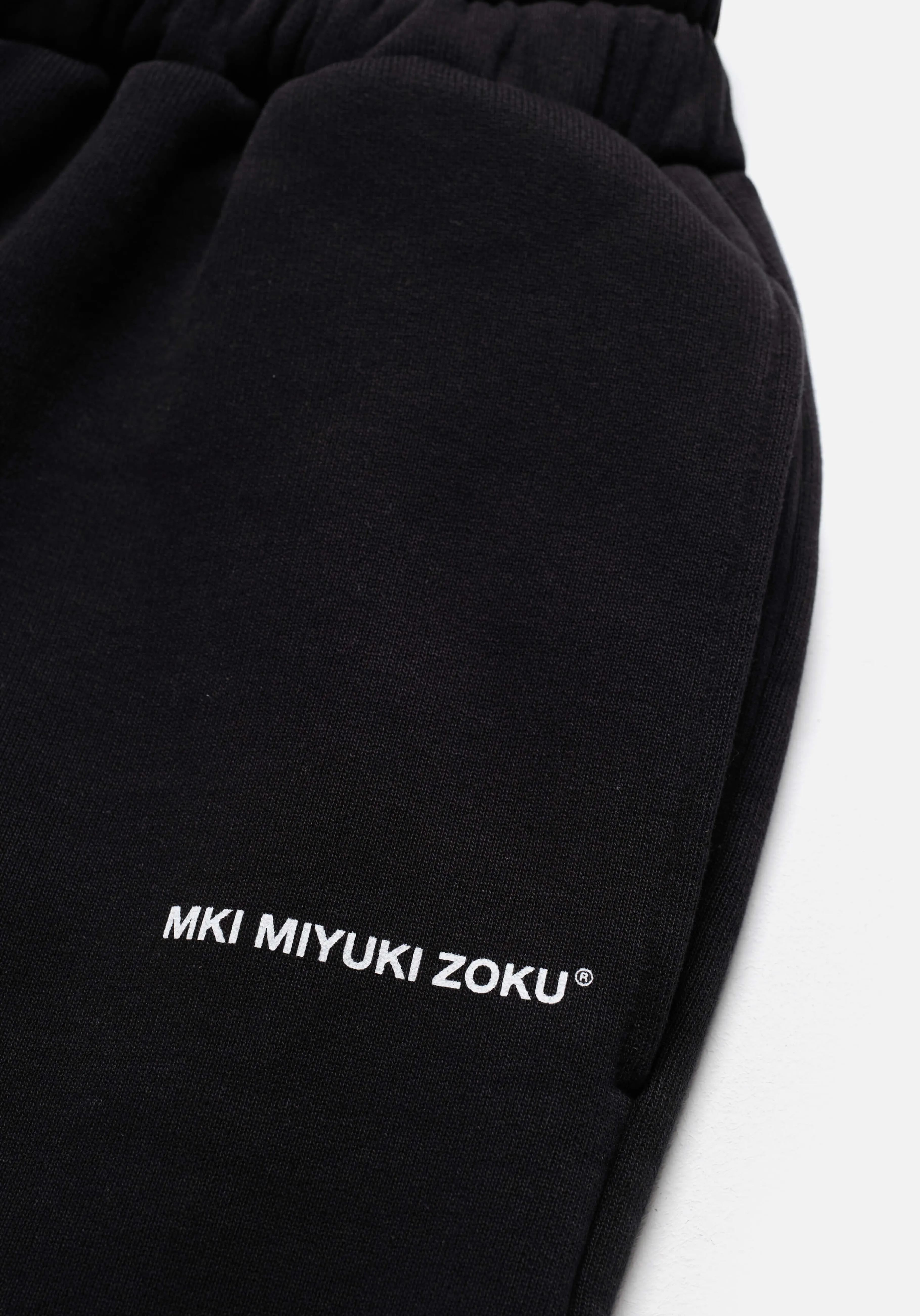 MKI Miyuki Zoku - Collection Style Urbain : Shorty en Jersey Confy & Pantalons de Sport Polyvalents