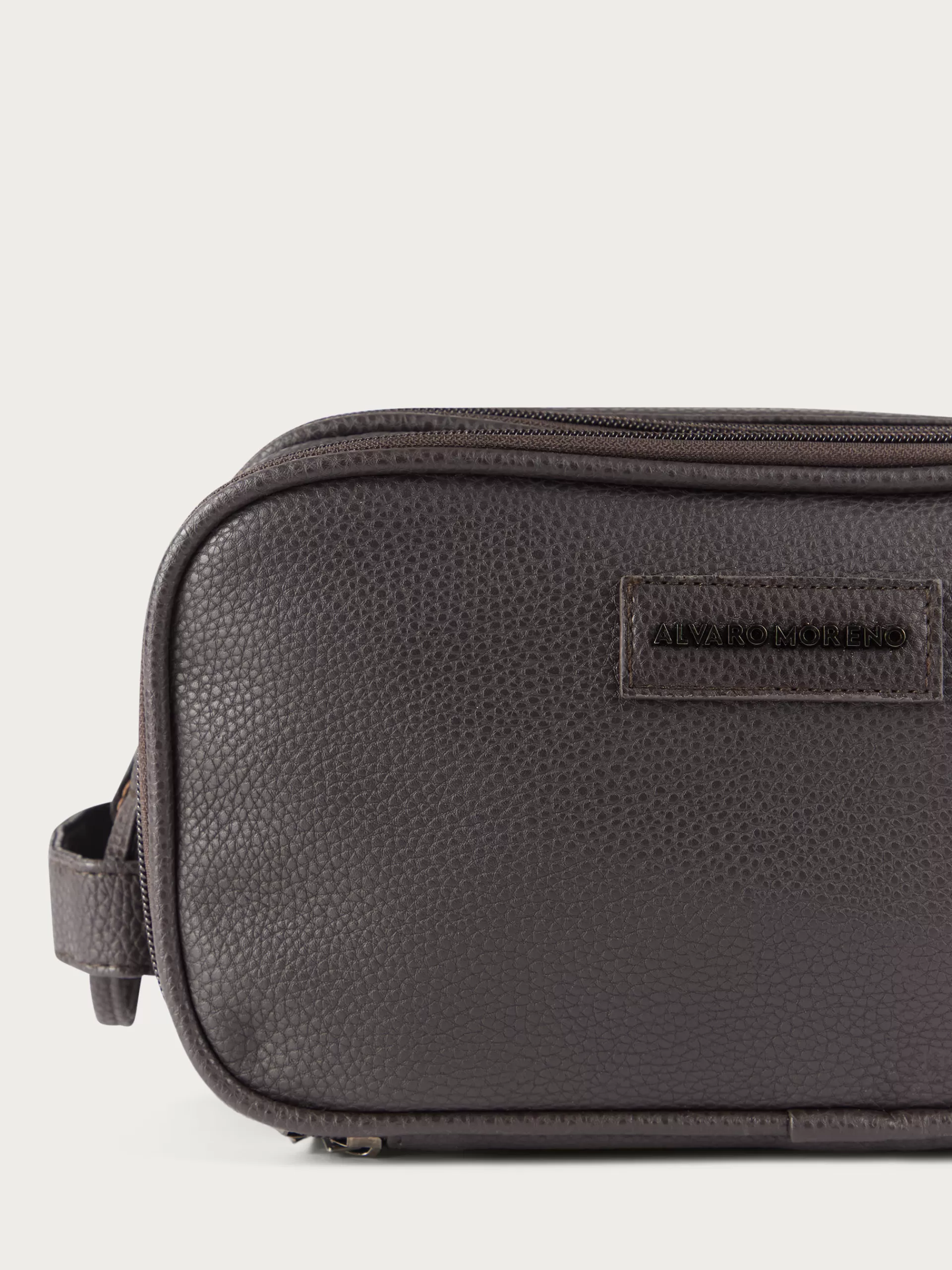 Trousse de Toilette Rocco en Cuir Véritable Brun Chic - Collection Alvaro Moreno Printemps 2024