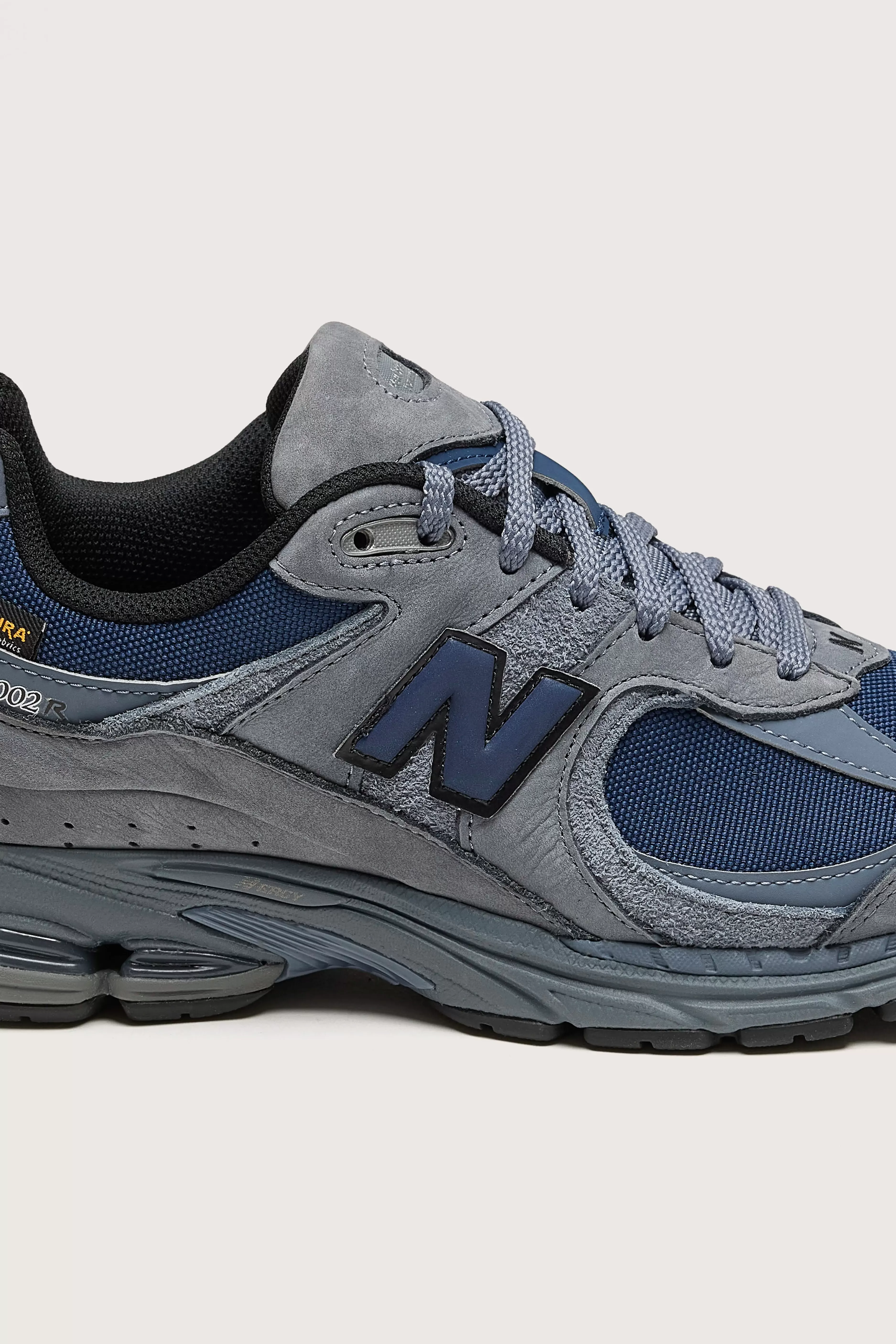 Découvrez la New Balance® 2002R - Chaussures Homme : Confort Premium & Style Urbain 

(Alternative : Chaussures de Sport New Balance 2002R Pour Hommes - Confort Optimal & Design Intemporel | Collection Exclusive 2024)