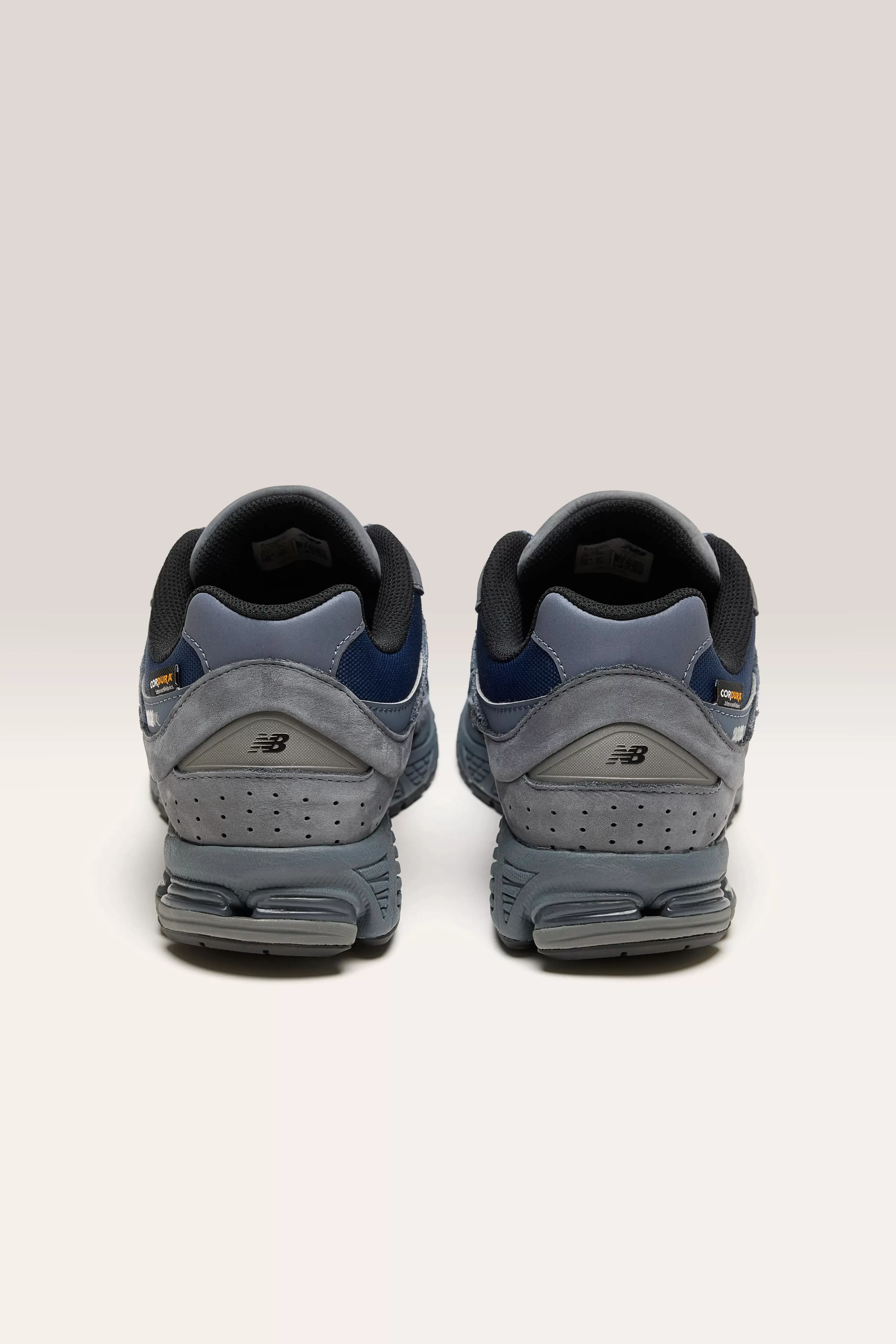 Découvrez la New Balance® 2002R - Chaussures Homme : Confort Premium & Style Urbain 

(Alternative : Chaussures de Sport New Balance 2002R Pour Hommes - Confort Optimal & Design Intemporel | Collection Exclusive 2024)