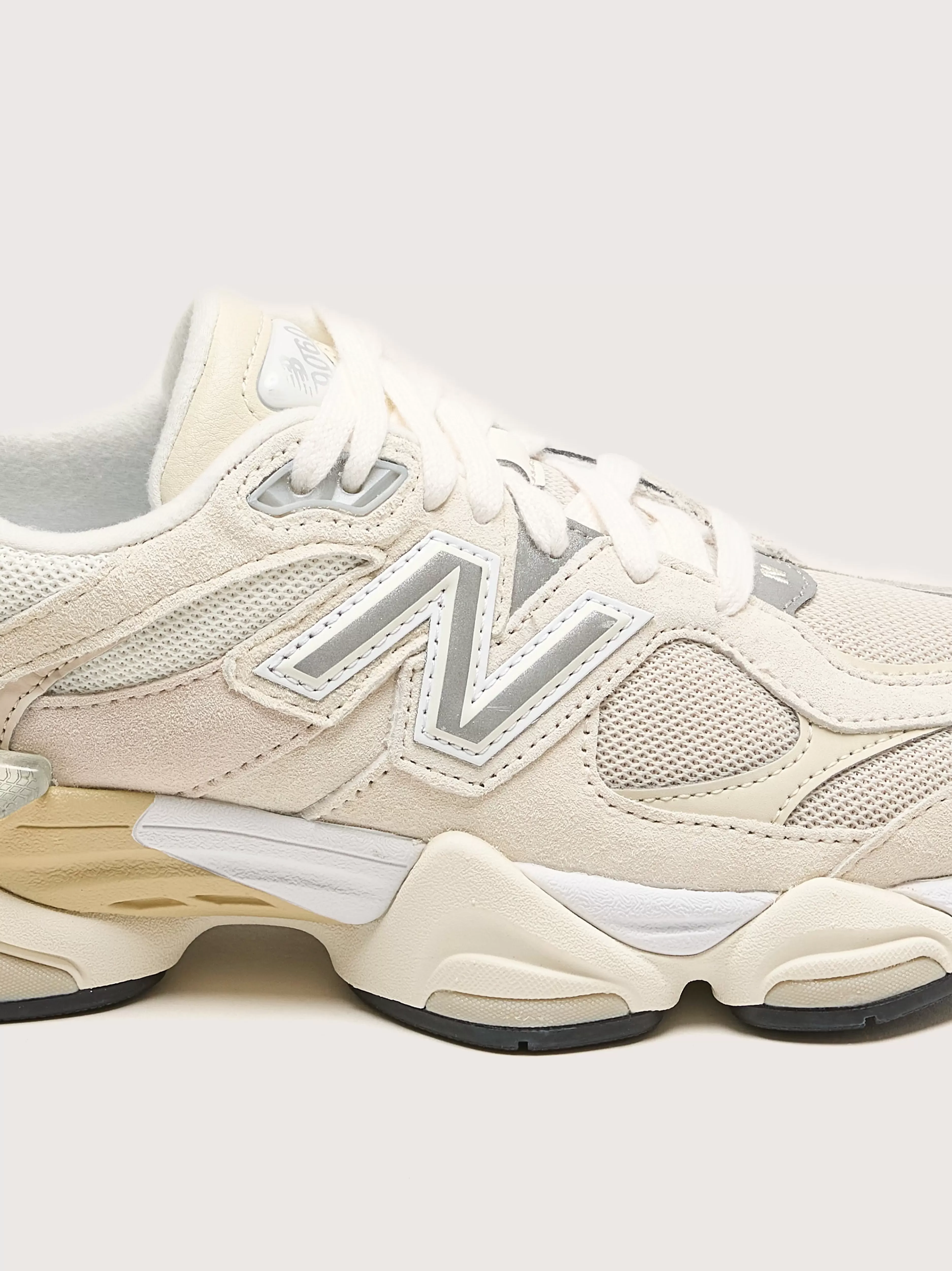 New Balance 9060 Femme - Chaussures Sportives en Liquidation Rapide | Confort Optimal & Style Urbain