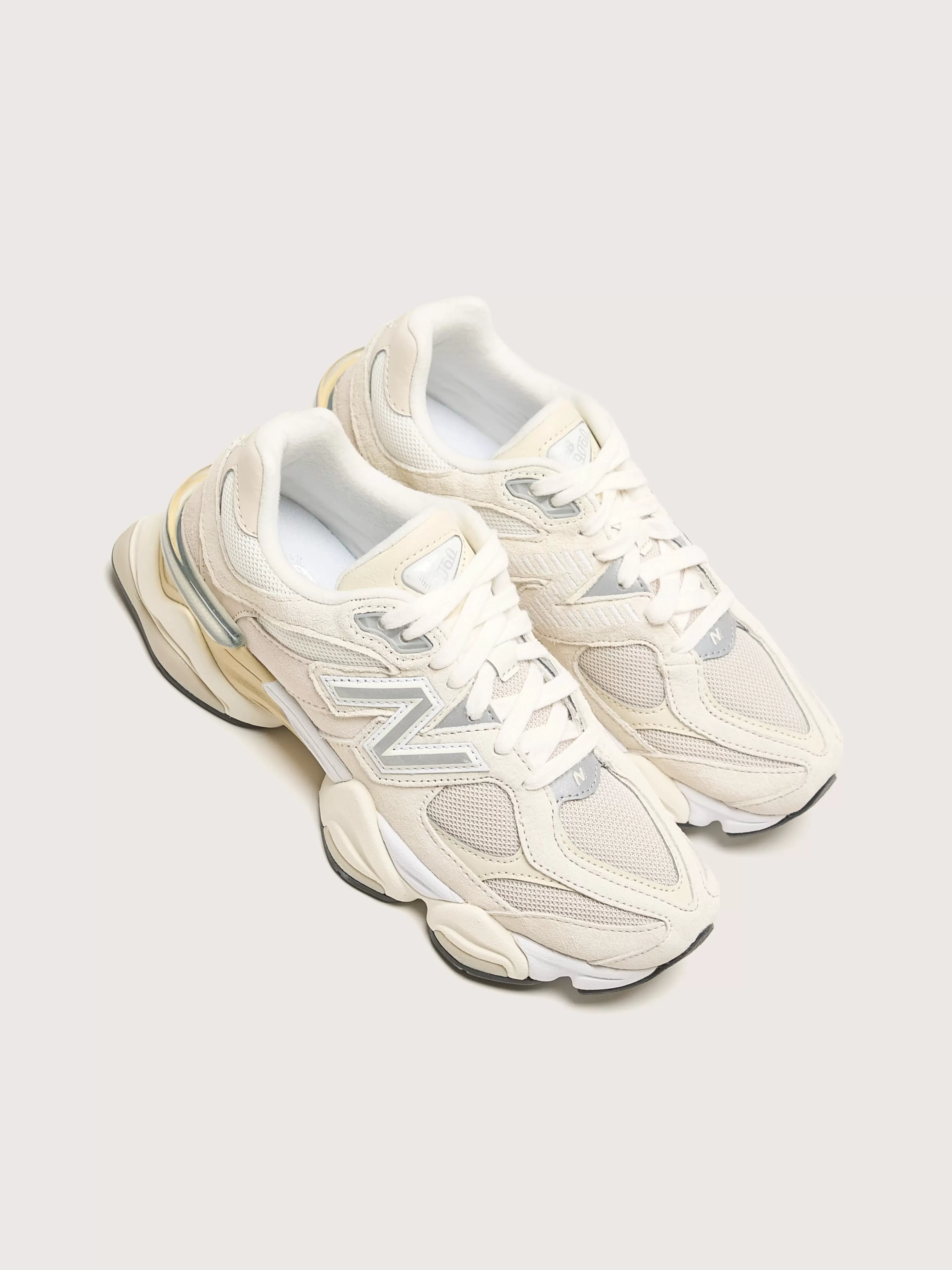 New Balance 9060 Femme - Chaussures Sportives en Liquidation Rapide | Confort Optimal & Style Urbain