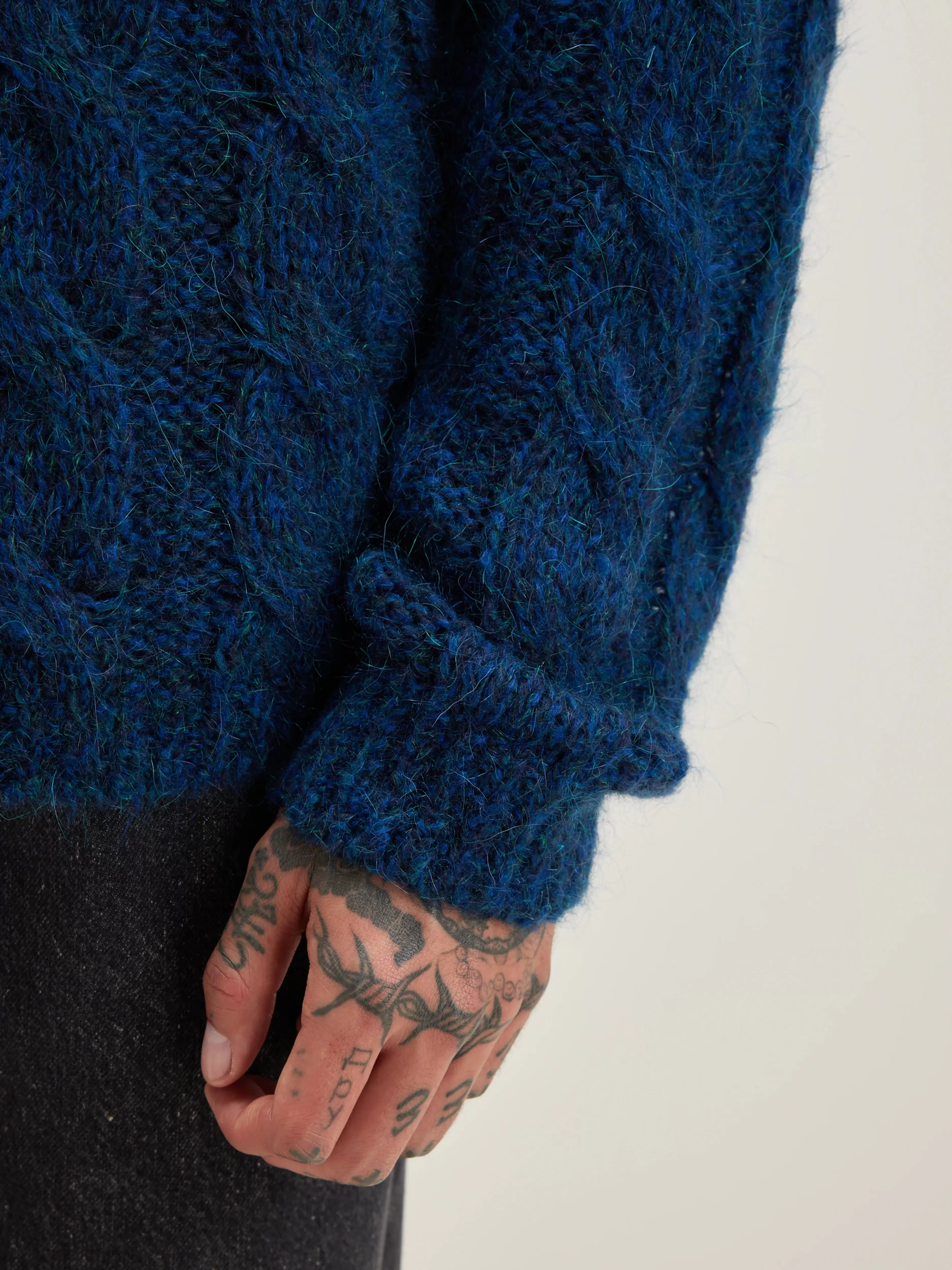 Découvrez le pull col ras Bellerose - Maille épaisse et confort premium disponible en ligne | Collection automne 2024