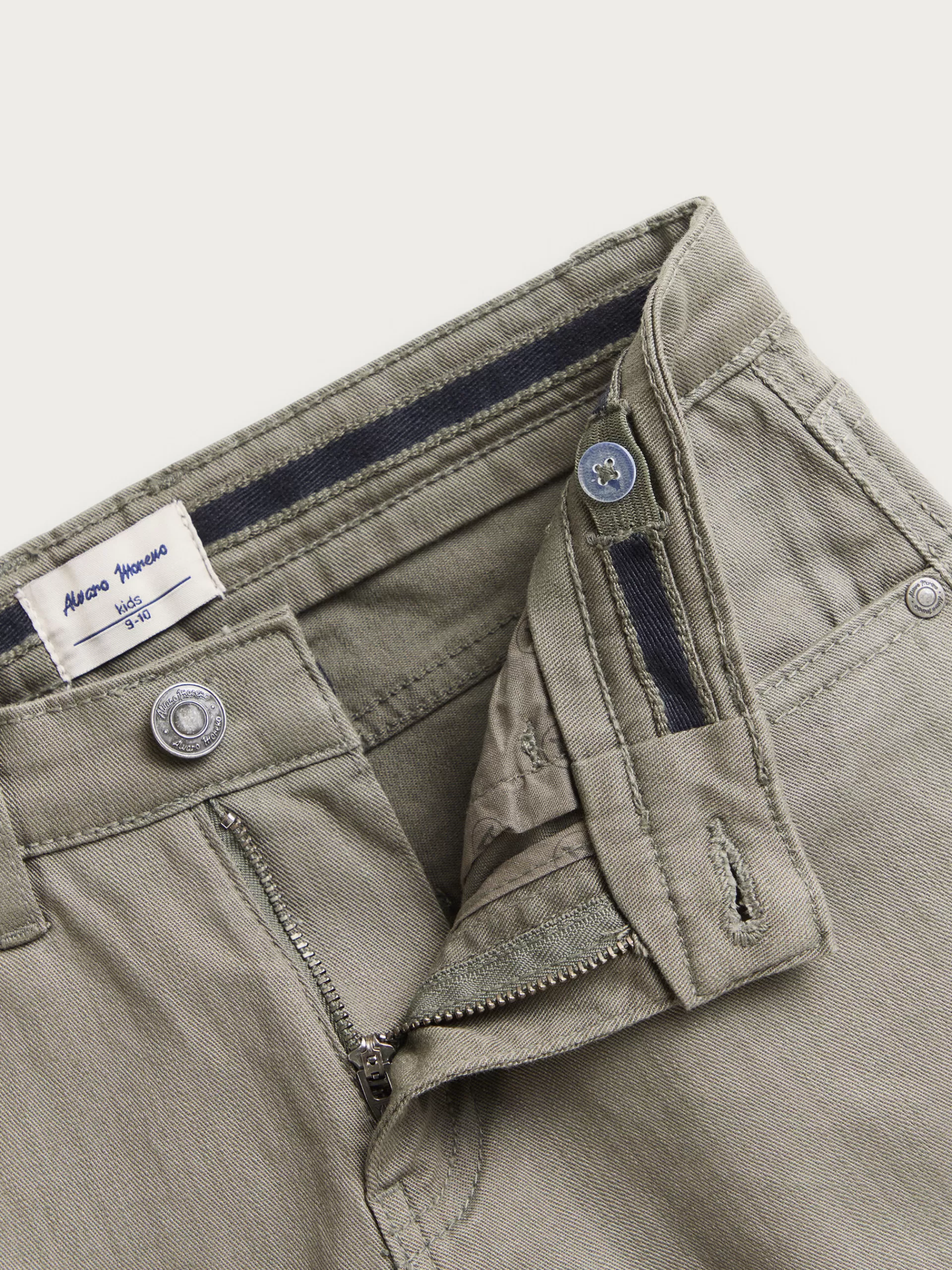 Pantalon Garçon Alvaro Moreno - 5 Poches Pratiques en Tissu Résistant Vert Sapin - Confortable et Stylé