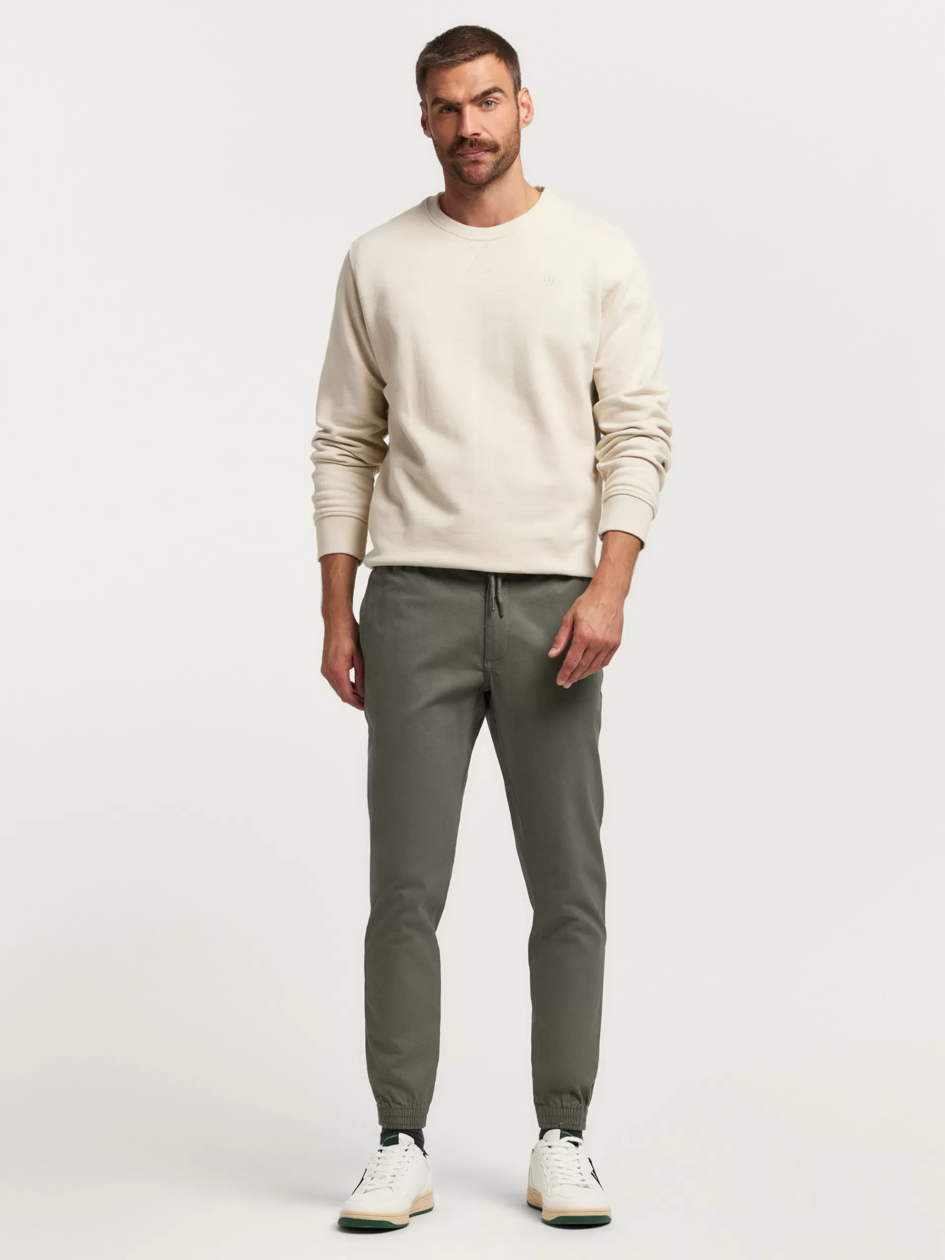 Pantalon casual ANDER vert forêt - Alvaro Moreno - Style abordable