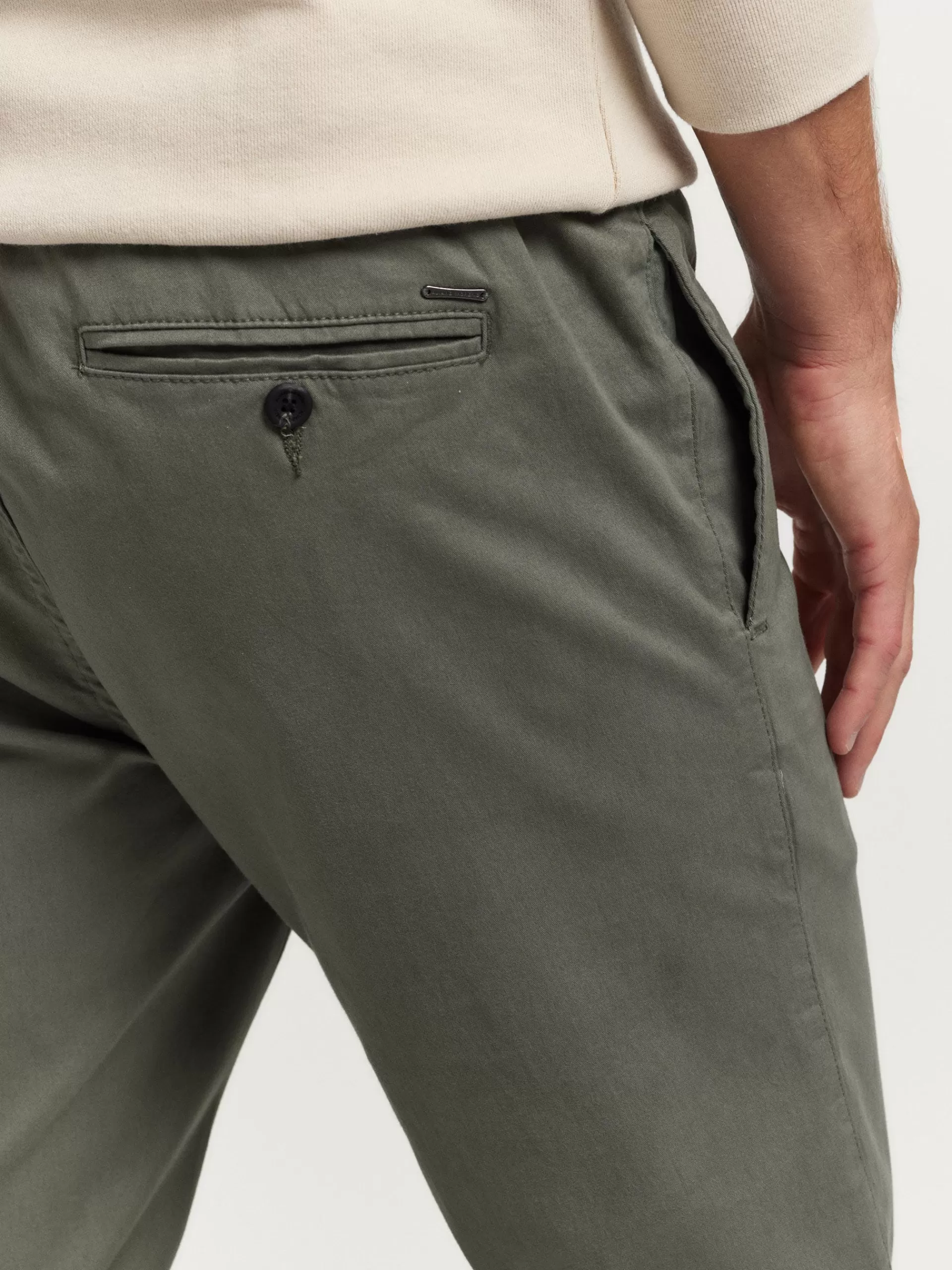 Pantalon casual ANDER vert forêt - Alvaro Moreno - Style abordable
