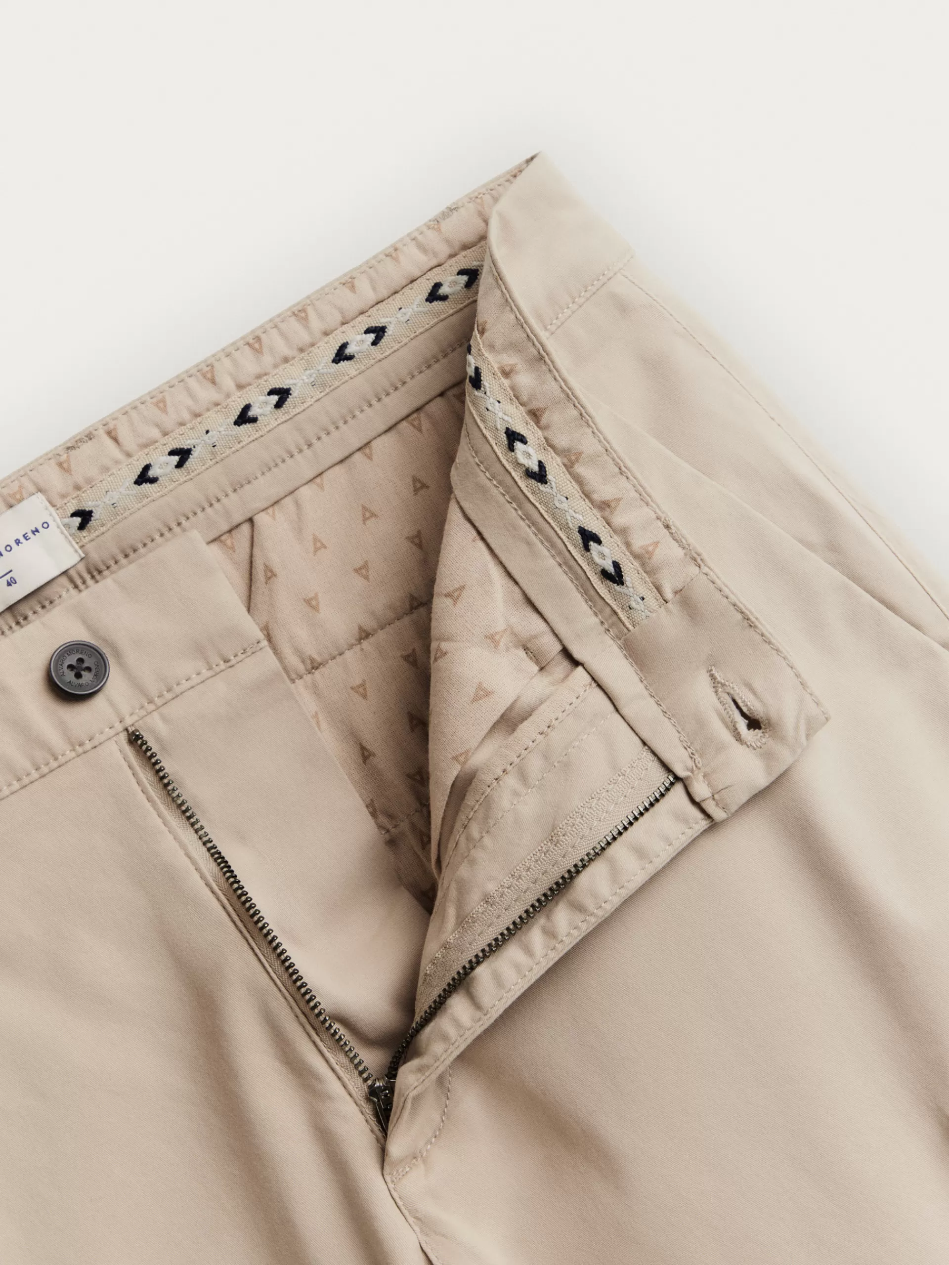 Pantalon Slim Buffalo Alvaro Moreno - Jean Taille Haute Élégant en Toile Beige Détails Tendance, Coupe Confortable pour un Look Urbain Moderne