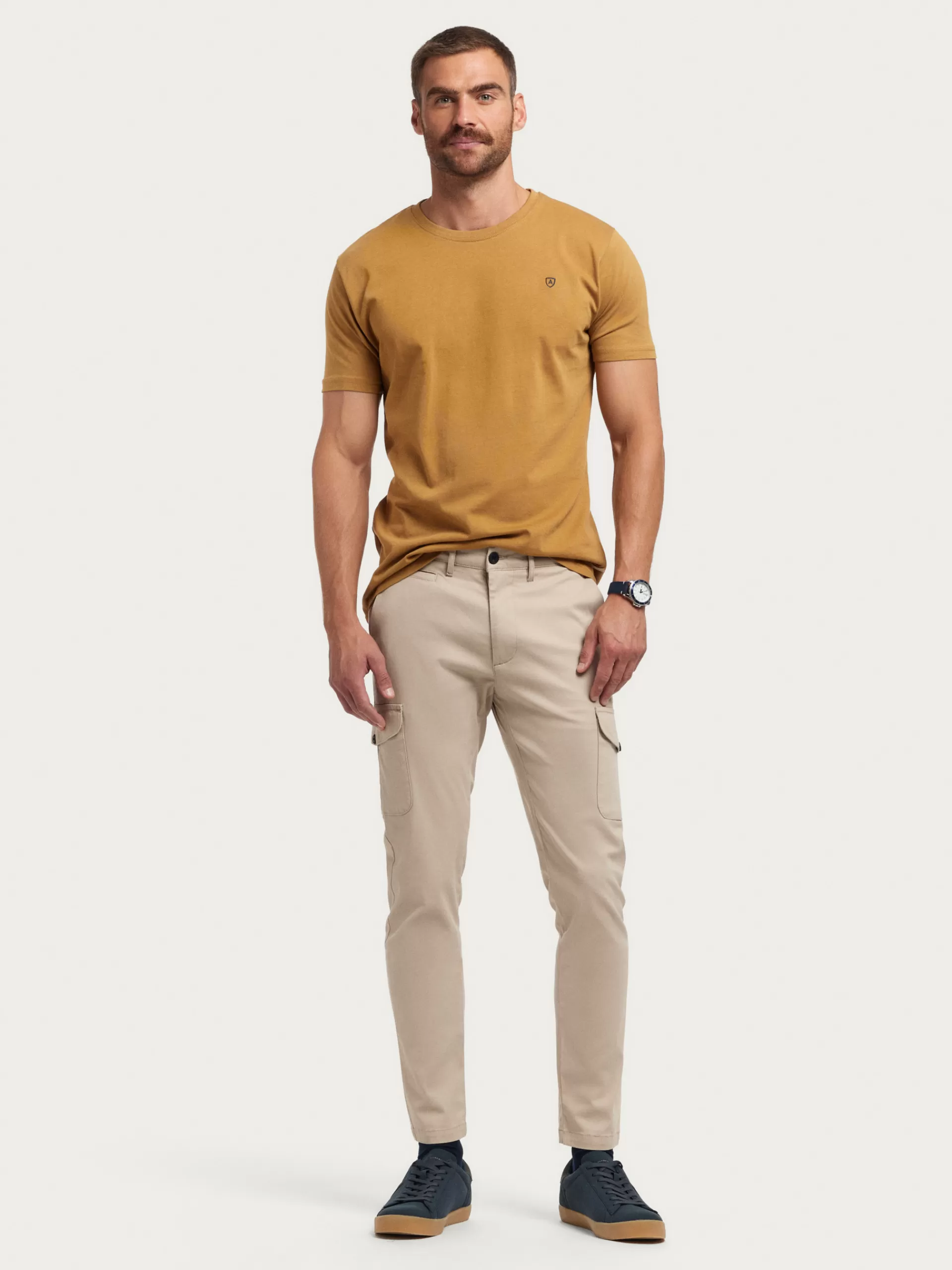 Pantalon Slim Buffalo Alvaro Moreno - Jean Taille Haute Élégant en Toile Beige Détails Tendance, Coupe Confortable pour un Look Urbain Moderne