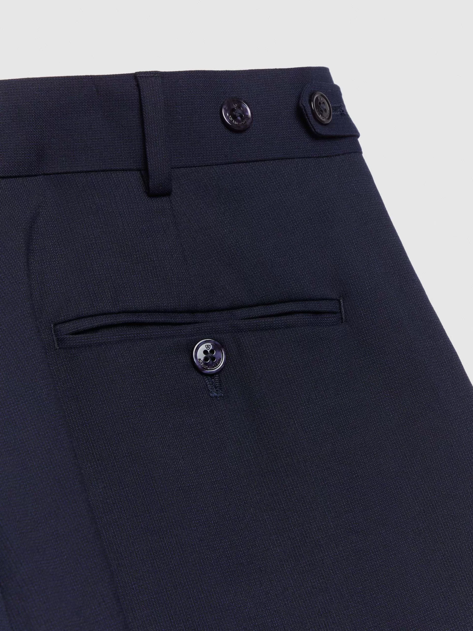 Pantalon Homme Slim Capo Micro Bleu Marine - Marque Alvaro Moreno en Promotion  
Découvrez notre Jean Tapered à Détails Contrastés - Style Urbain Intemporel